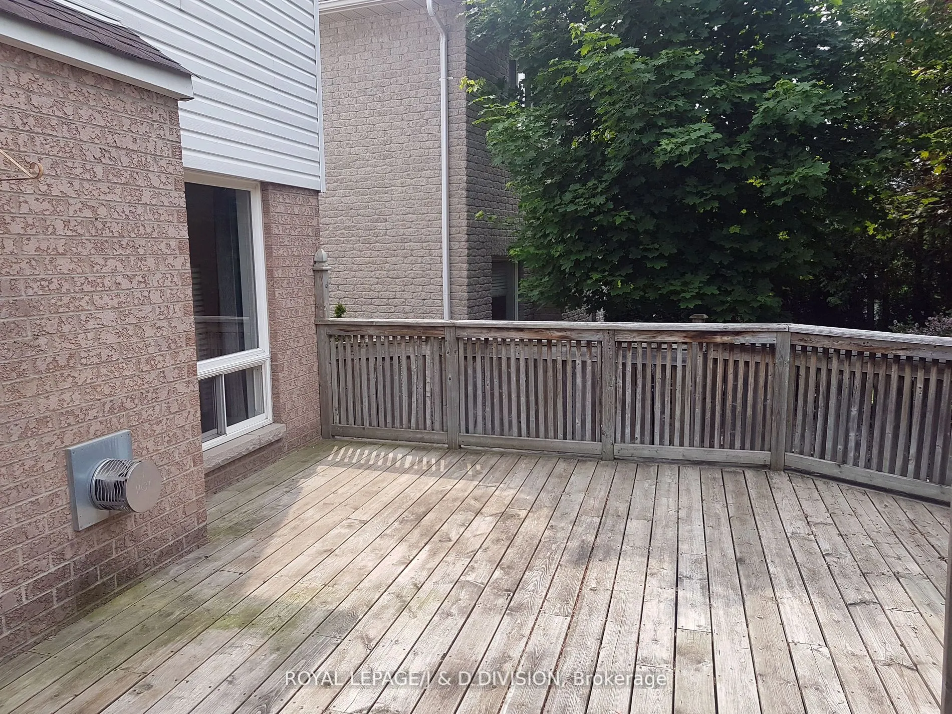 554 Heddle Crescent