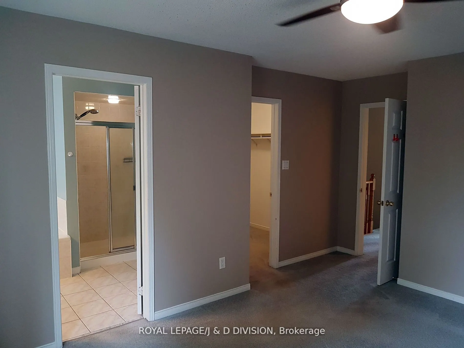 554 Heddle Crescent