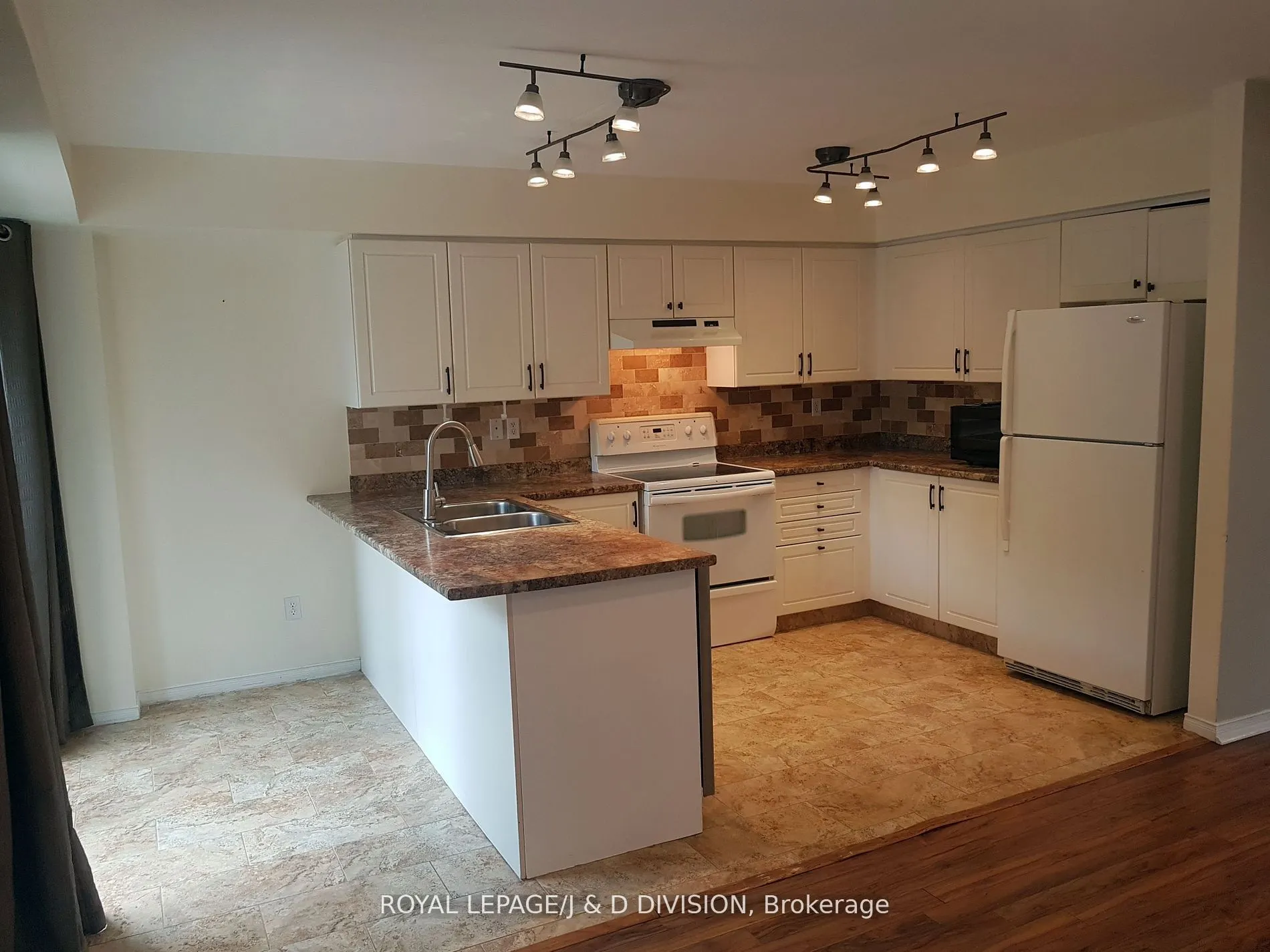 554 Heddle Crescent