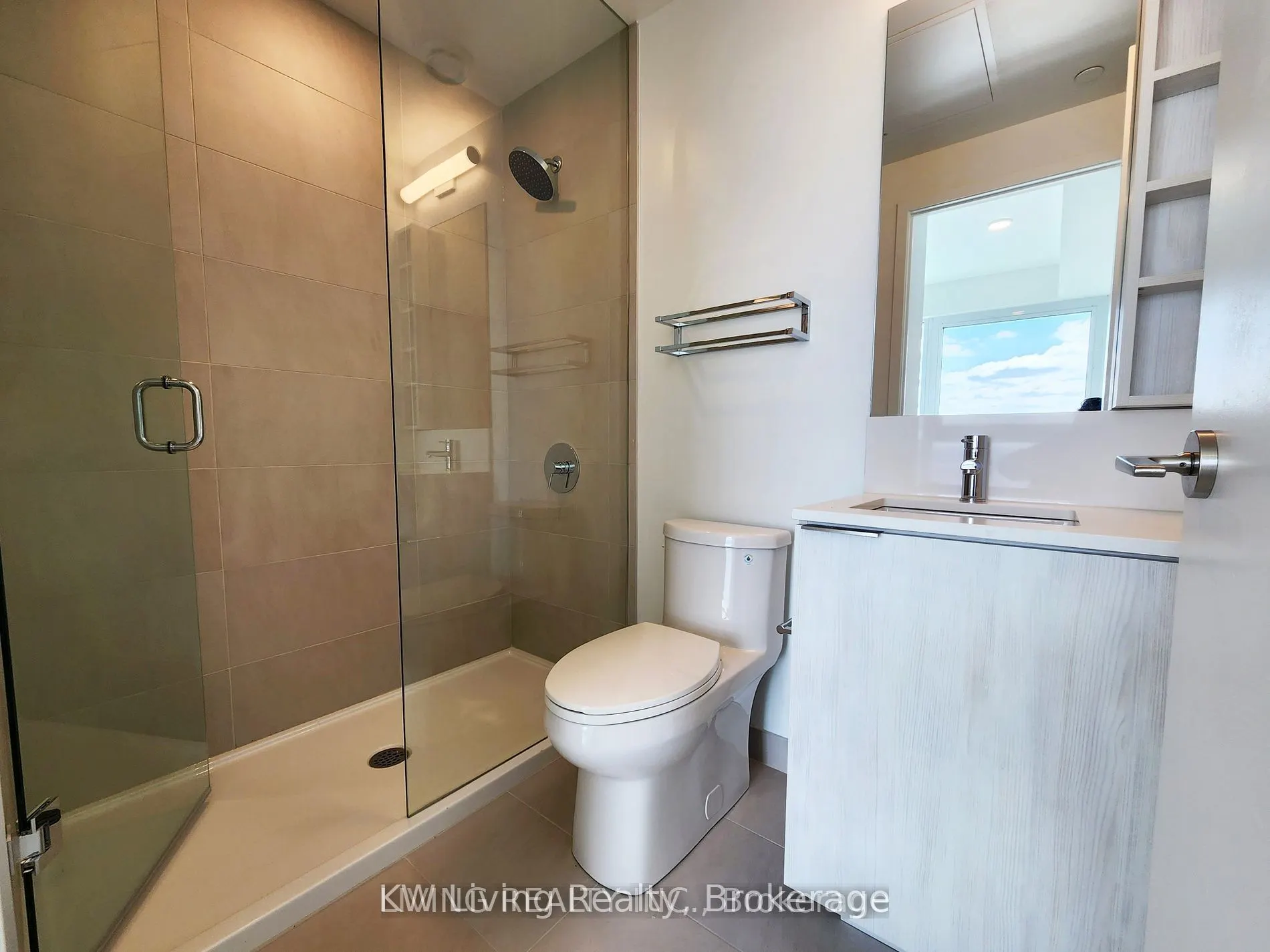 1000 Portage Parkway, #2208
