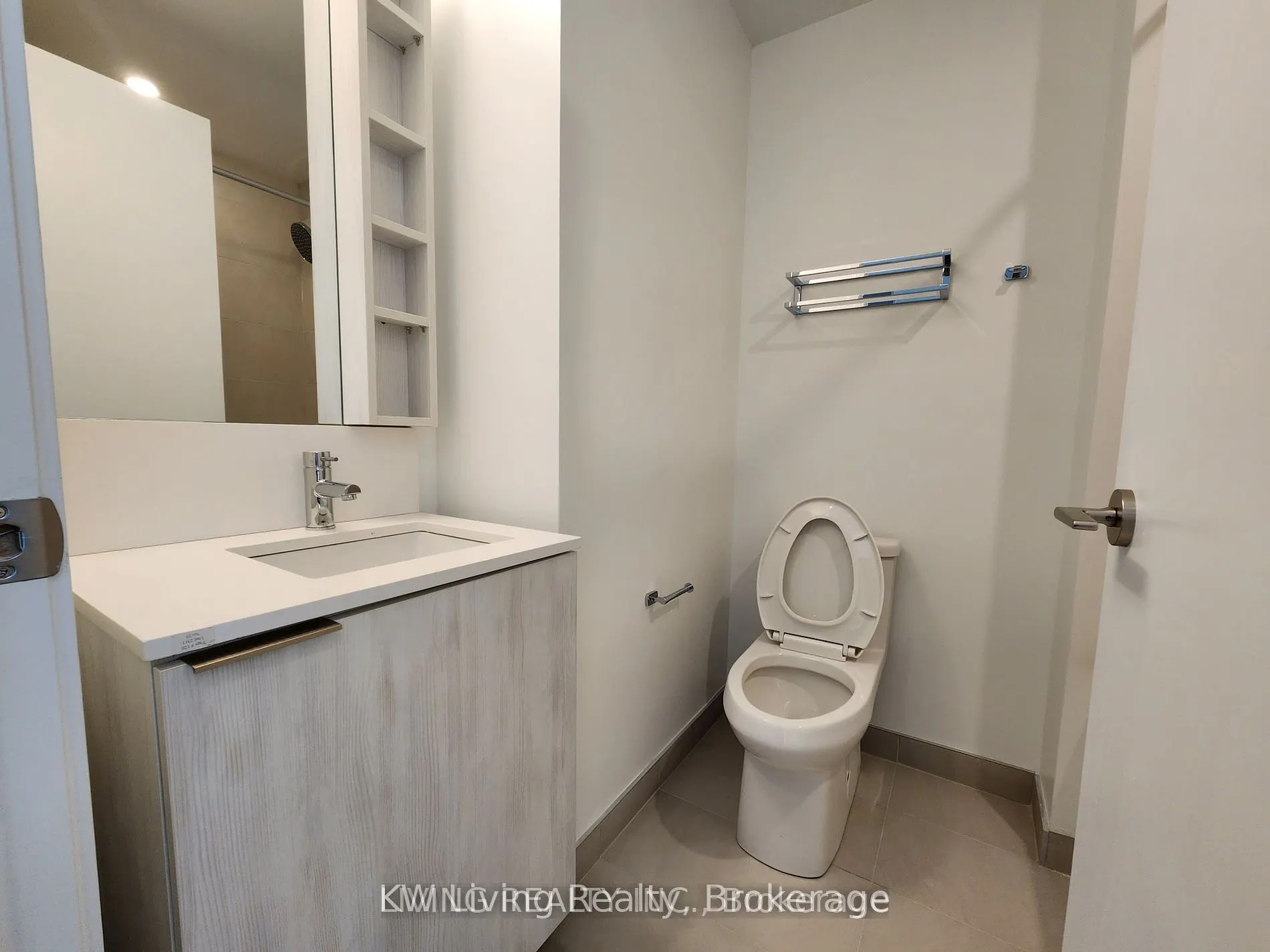 1000 Portage Parkway, #2208