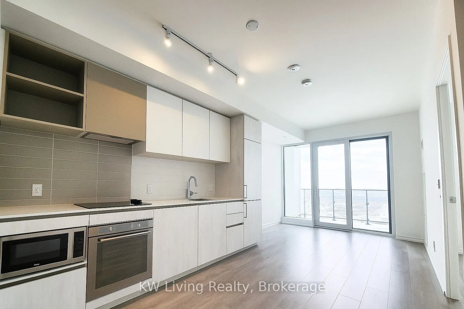 1000 Portage Parkway, #2208