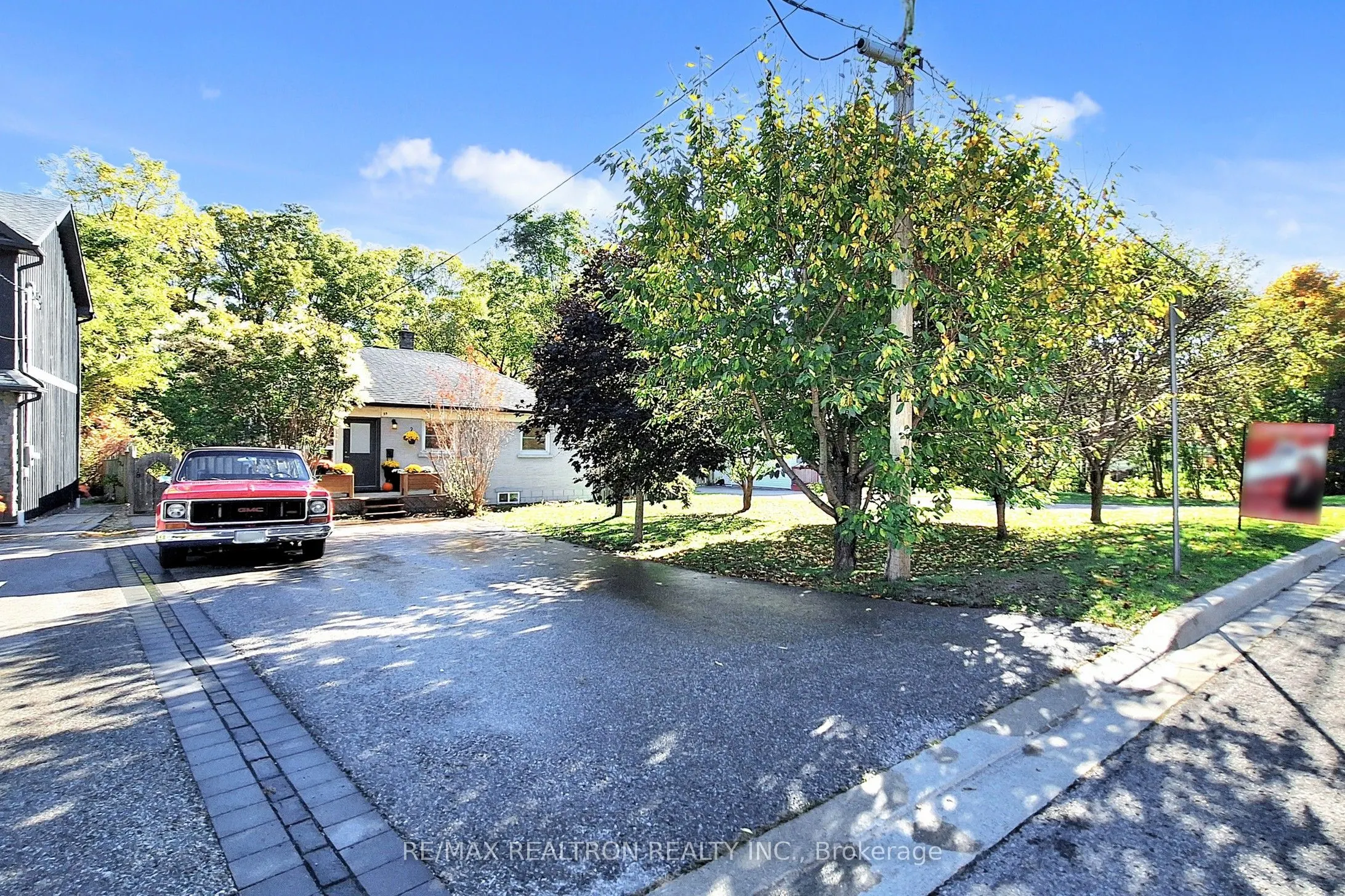 59 Machell Avenue