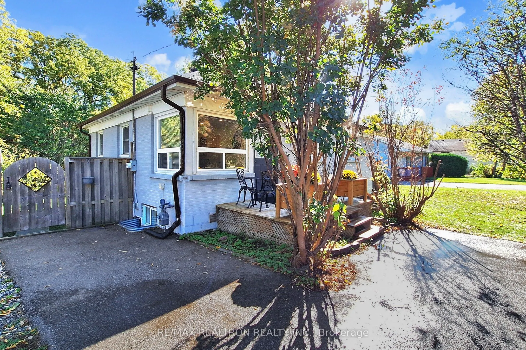 59 Machell Avenue