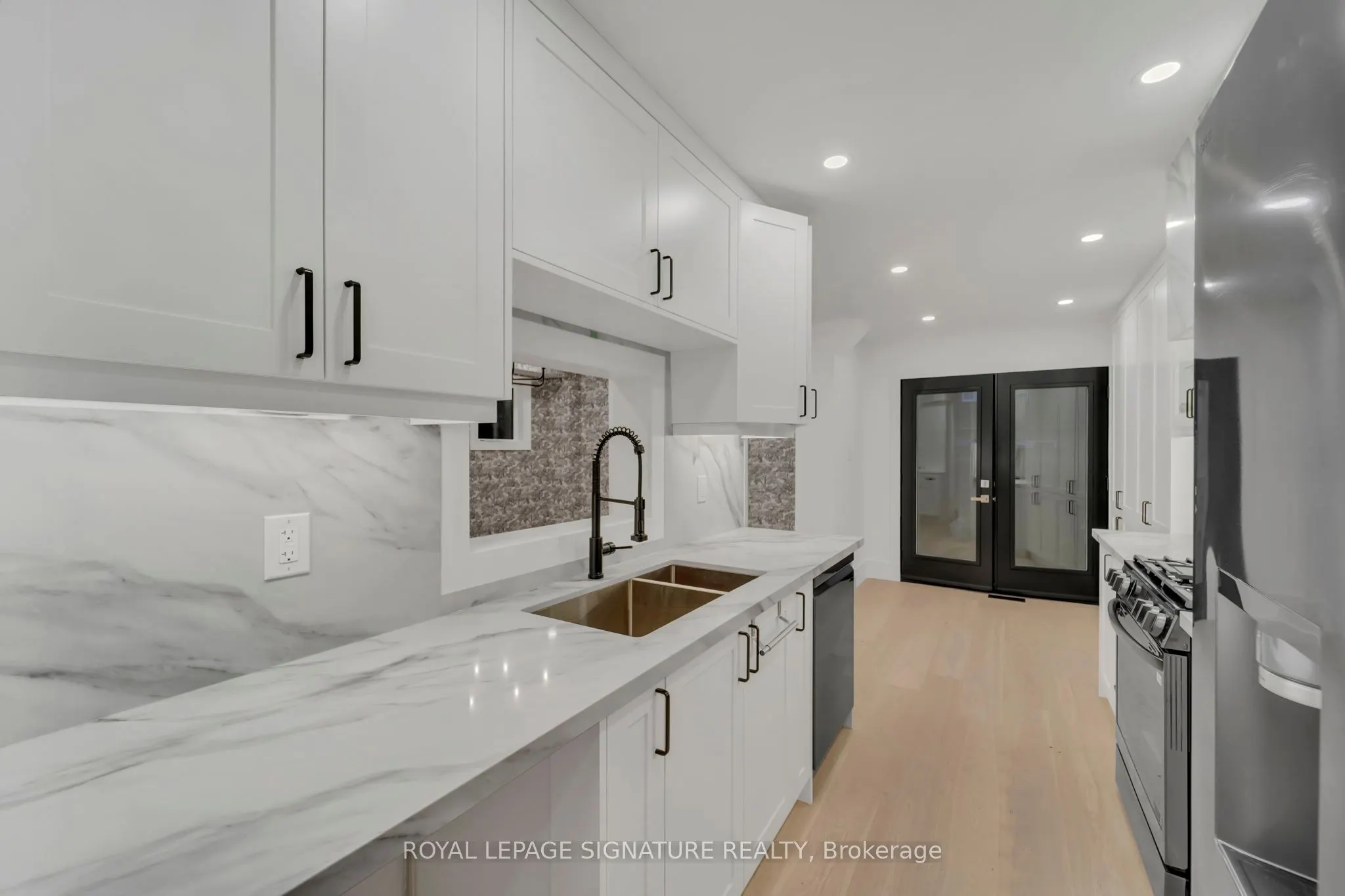 15 National Pine Drive