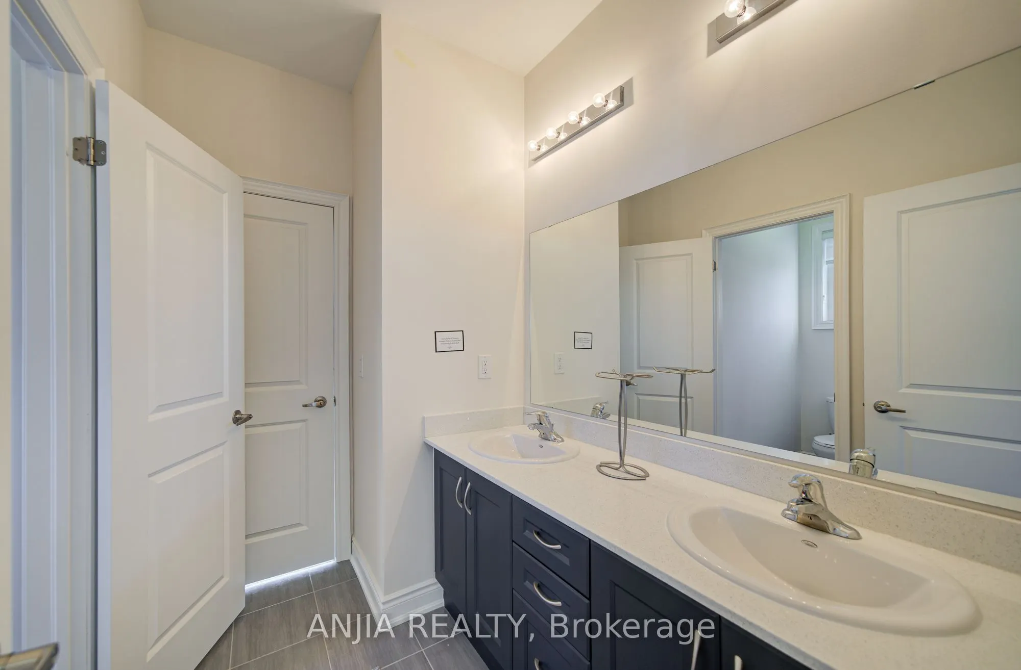 3 Joiner Circle