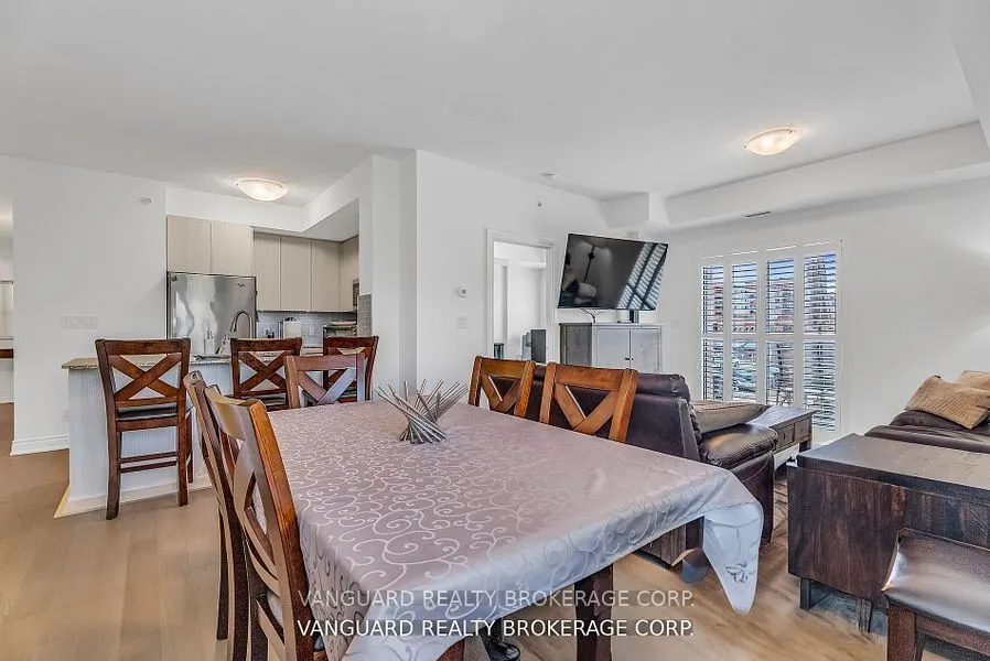 86 Woodbridge Avenue, #209