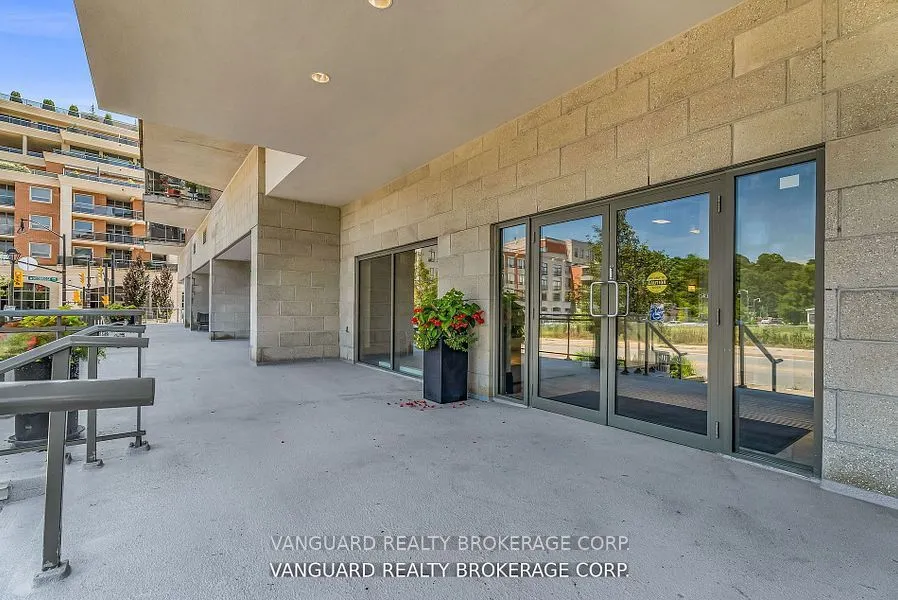 86 Woodbridge Avenue, #209