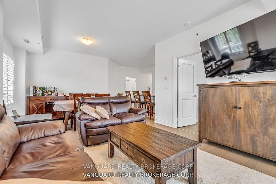 86 Woodbridge Avenue, #209