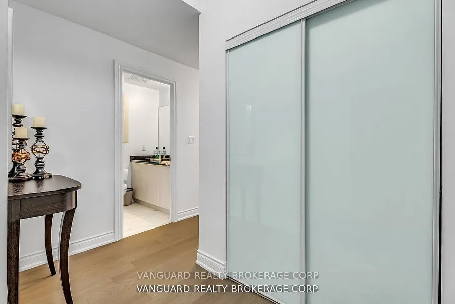 86 Woodbridge Avenue, #209