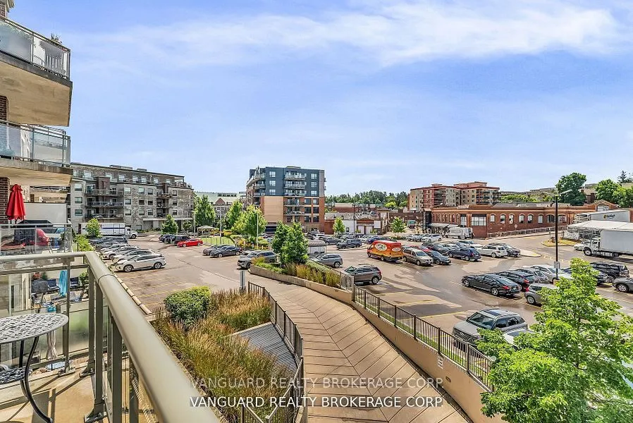 86 Woodbridge Avenue, #209