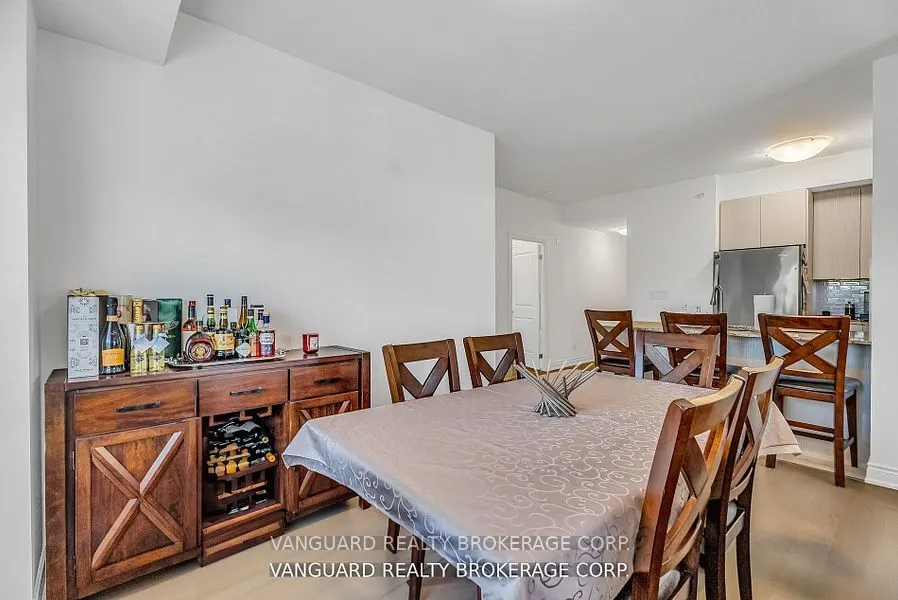 86 Woodbridge Avenue, #209