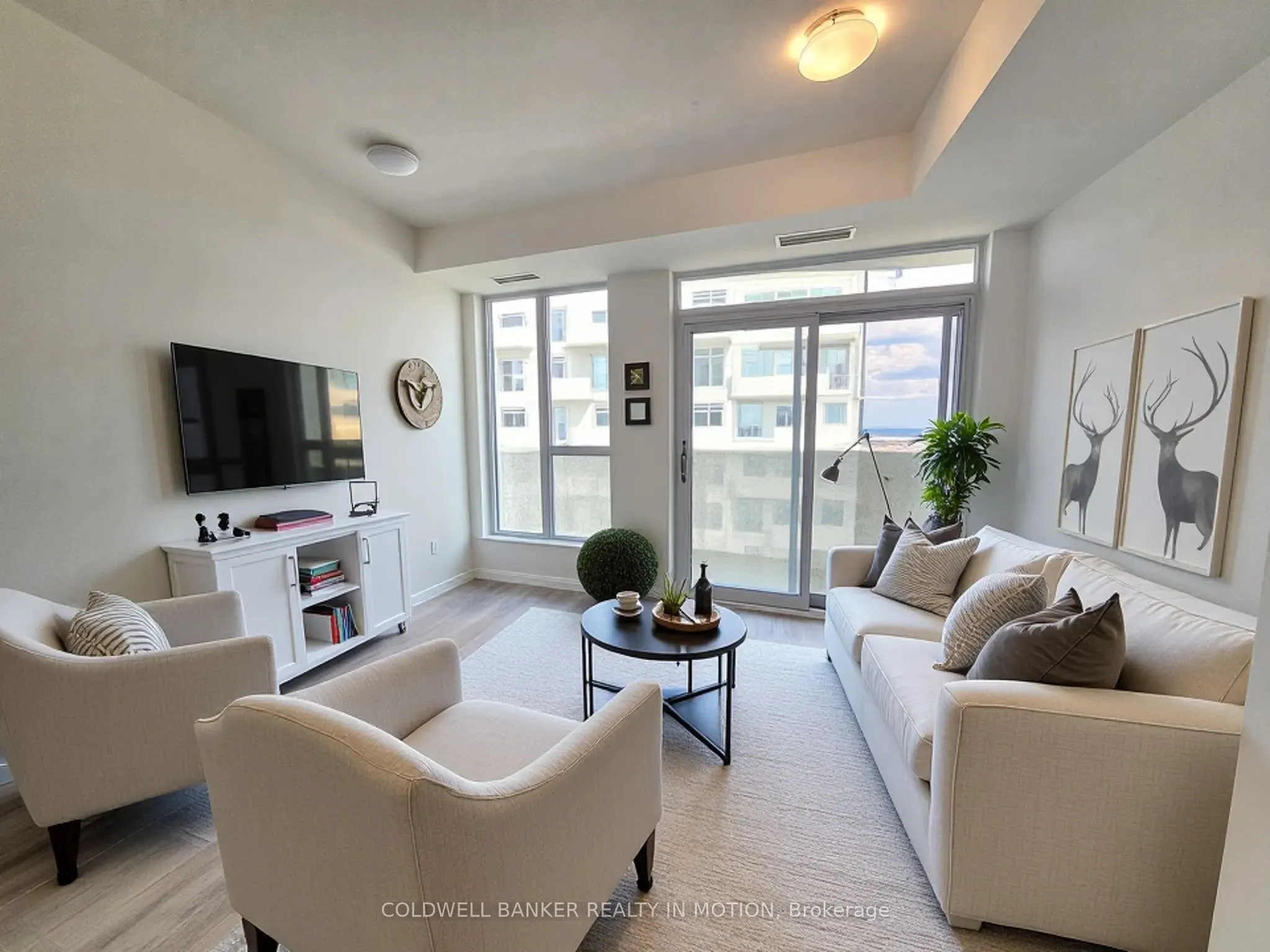 10 Abeja Street, #2418
