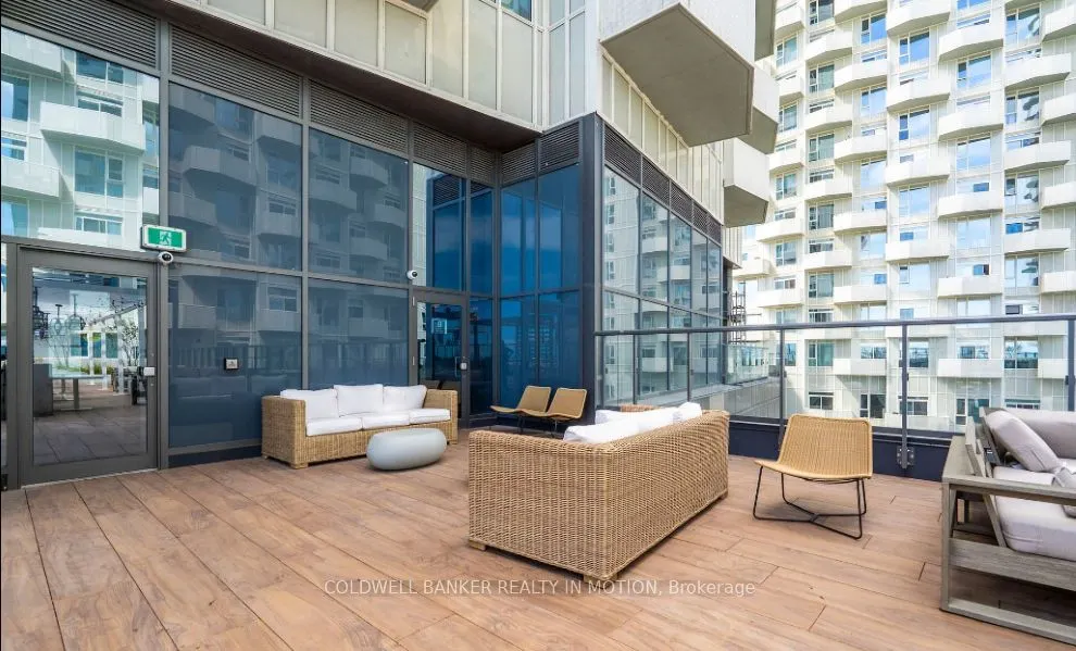 10 Abeja Street, #2418