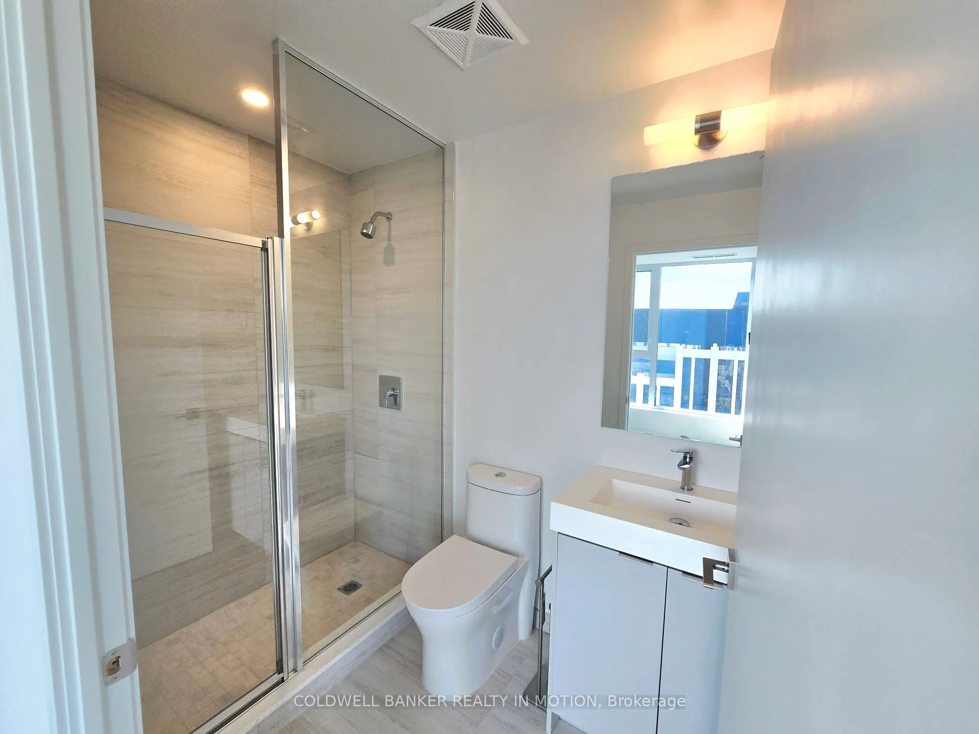 10 Abeja Street, #2418