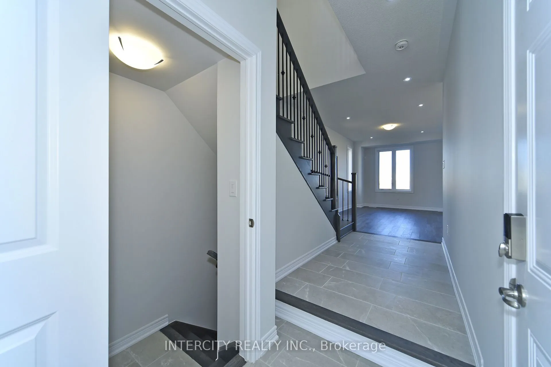 158 Mumbai Drive