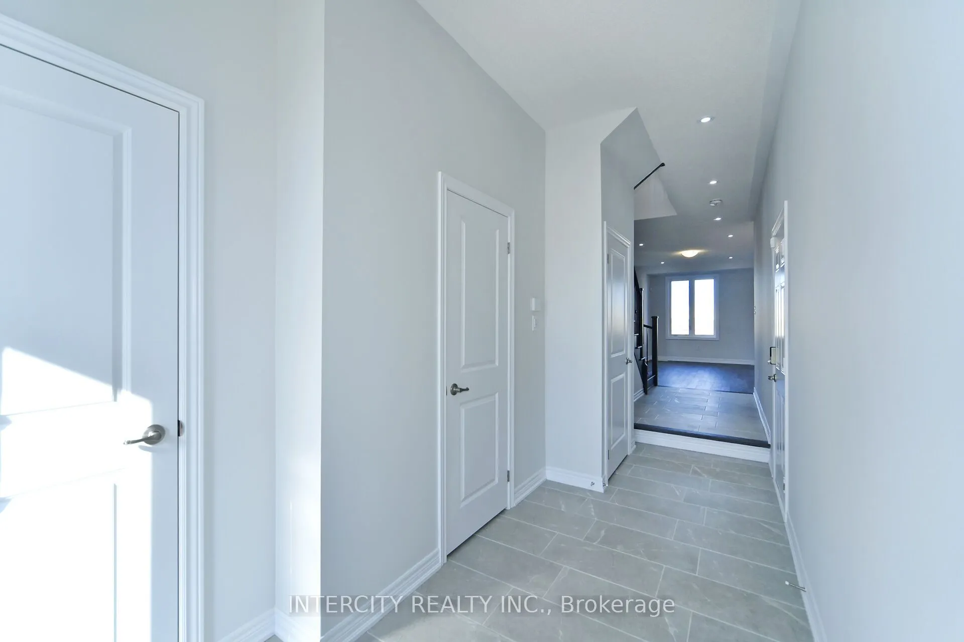 158 Mumbai Drive