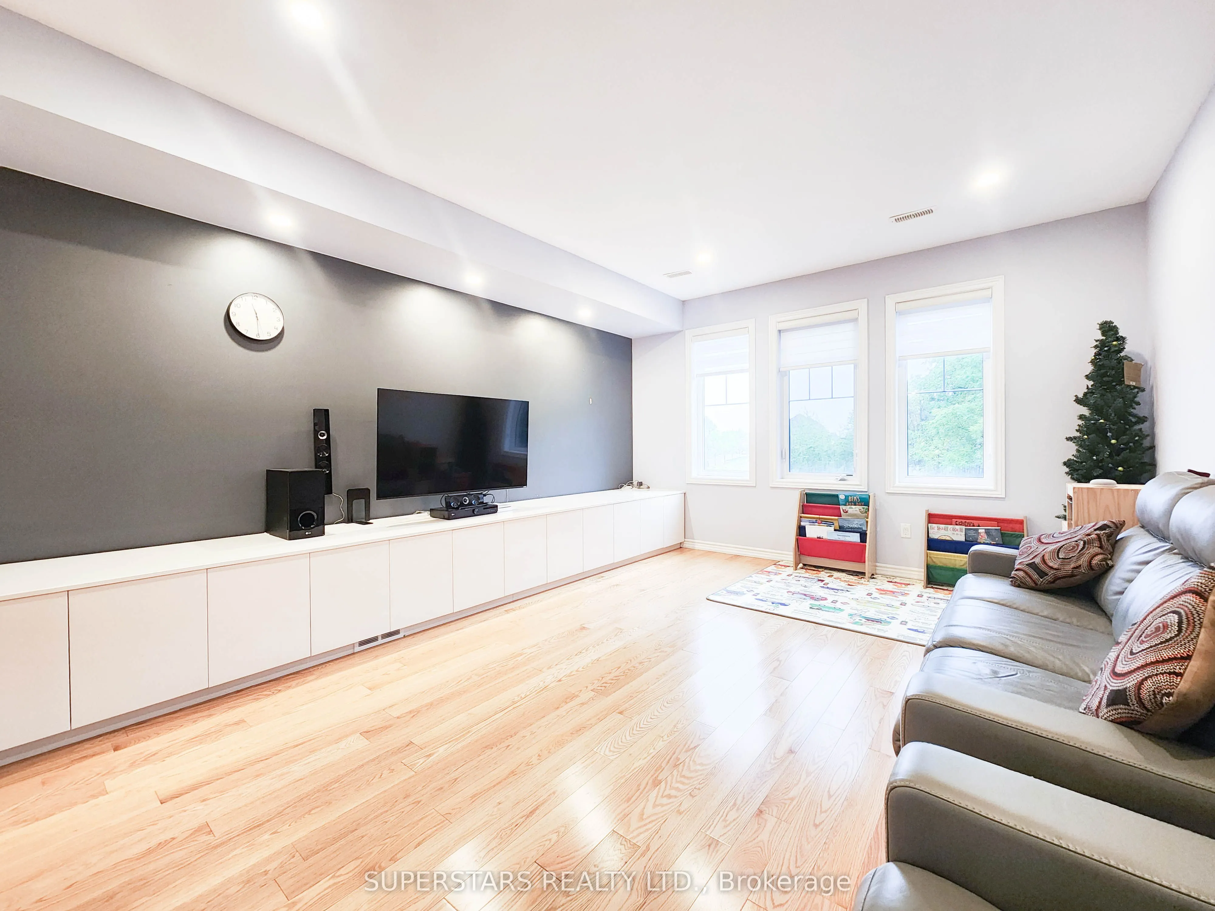 222 William Forster Road