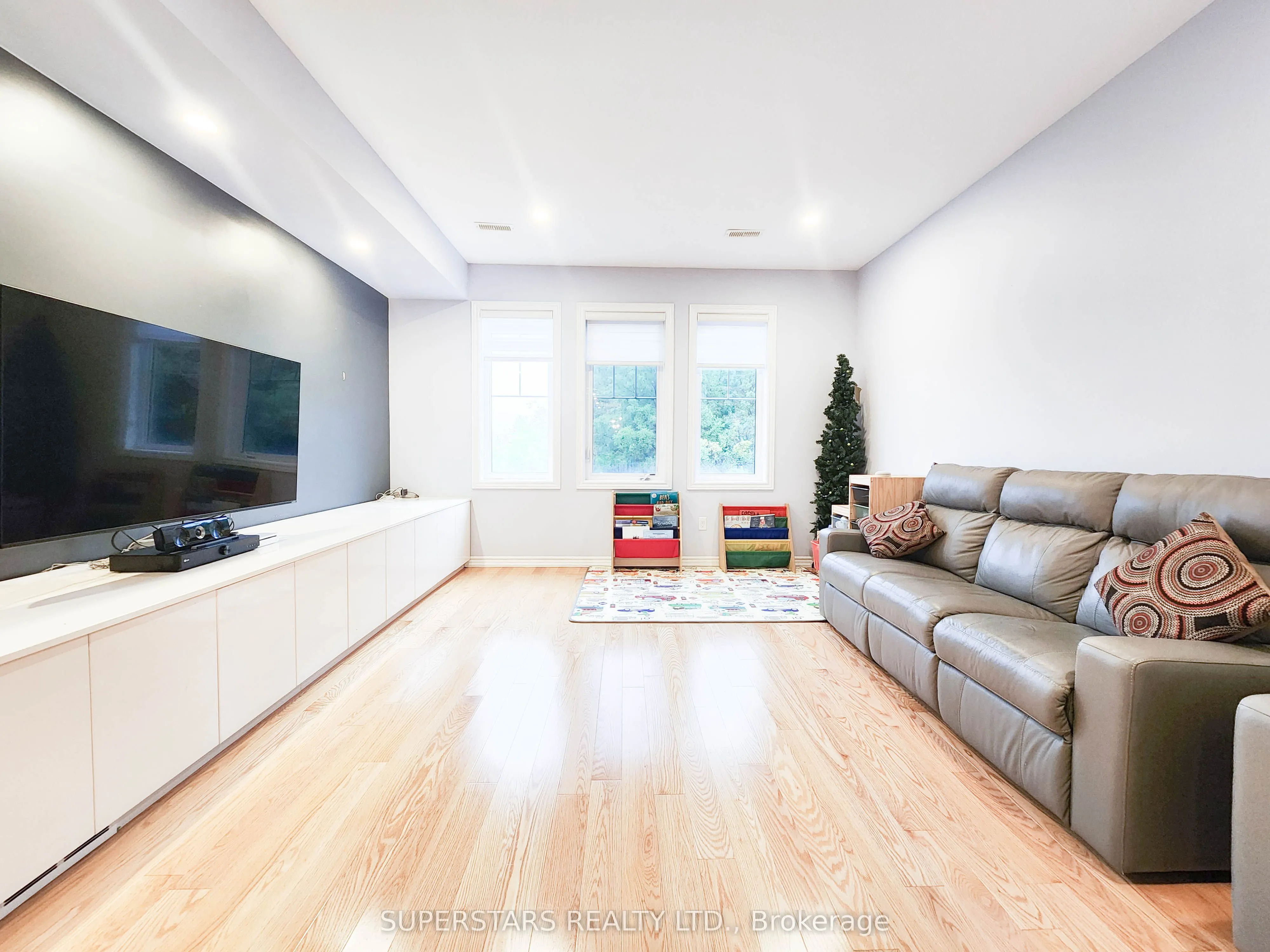 222 William Forster Road
