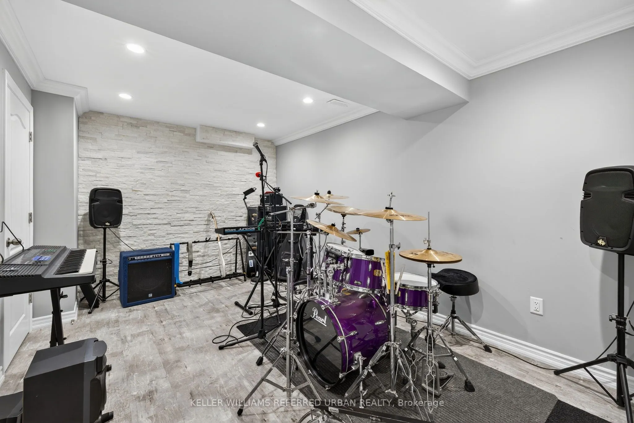 26 Waterton Way