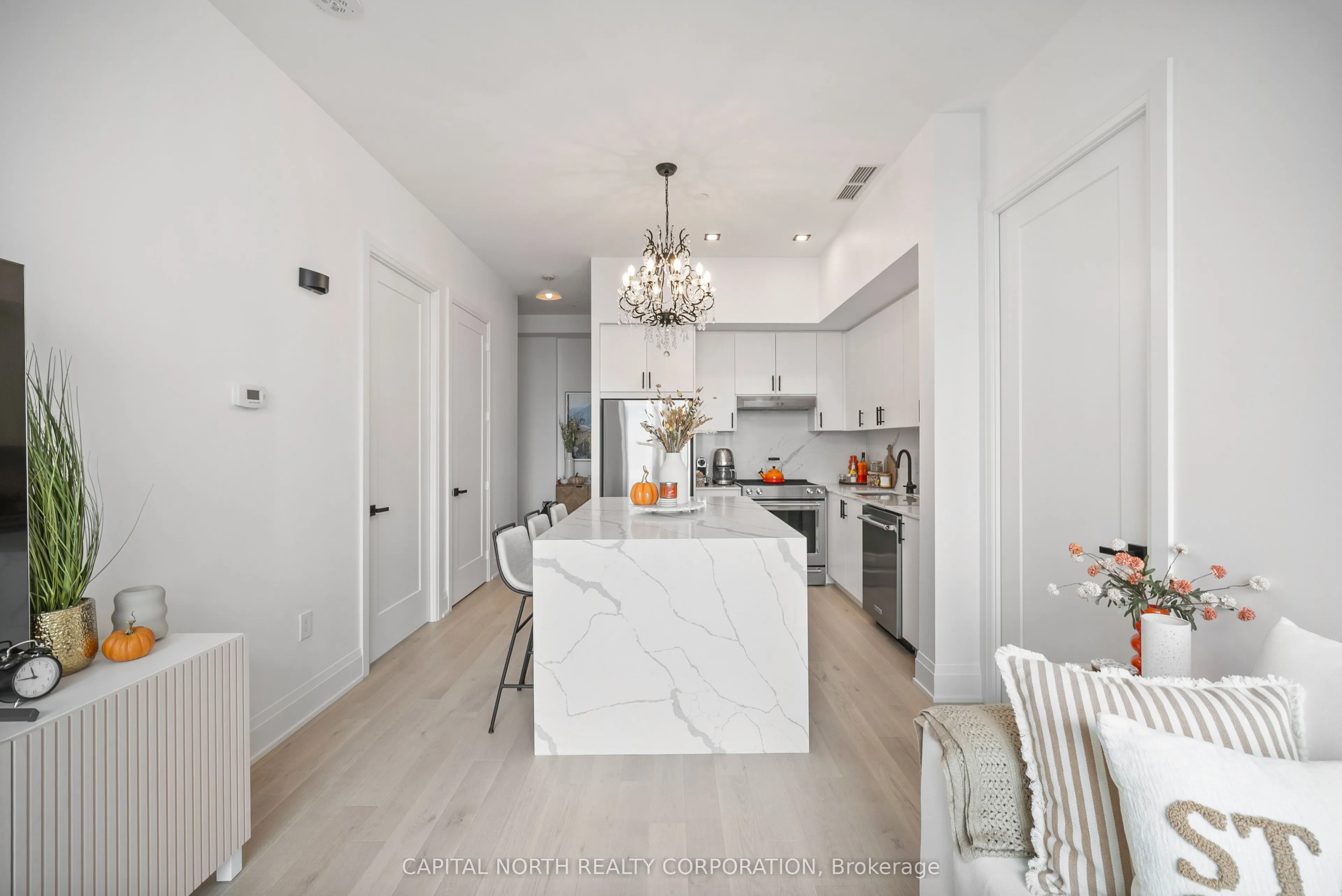 9000 Jane Street, #PH201