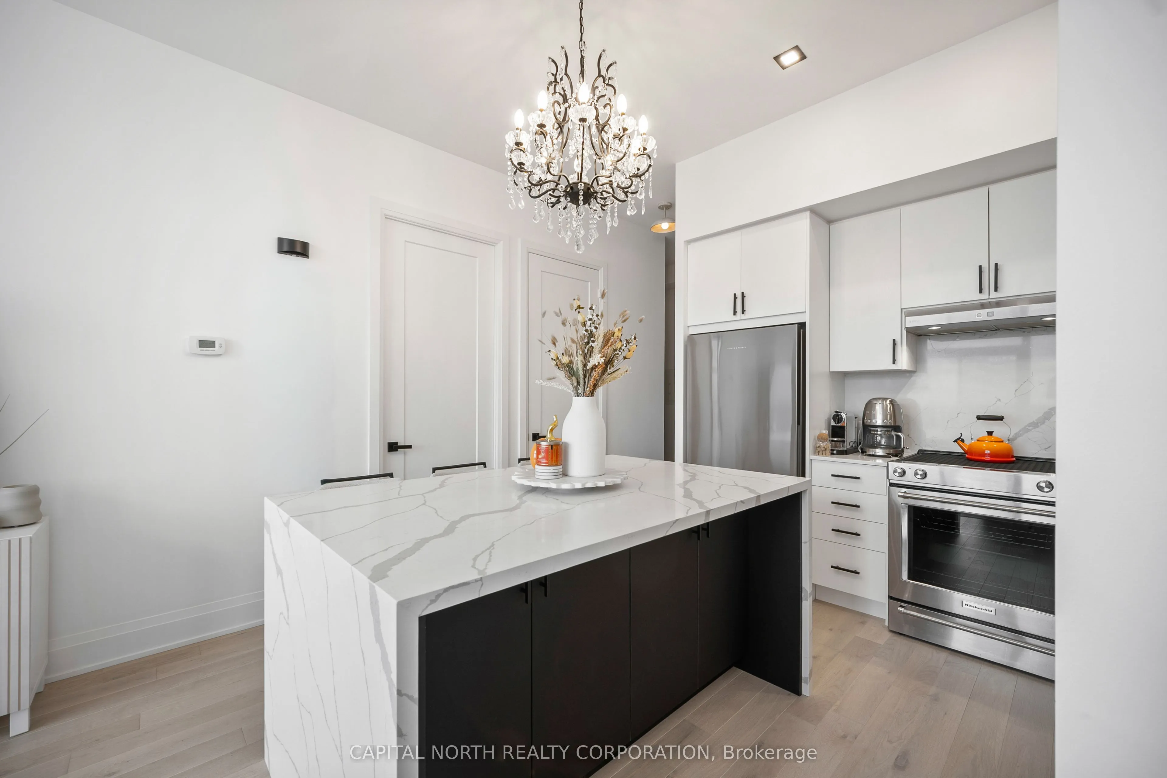 9000 Jane Street, #PH201