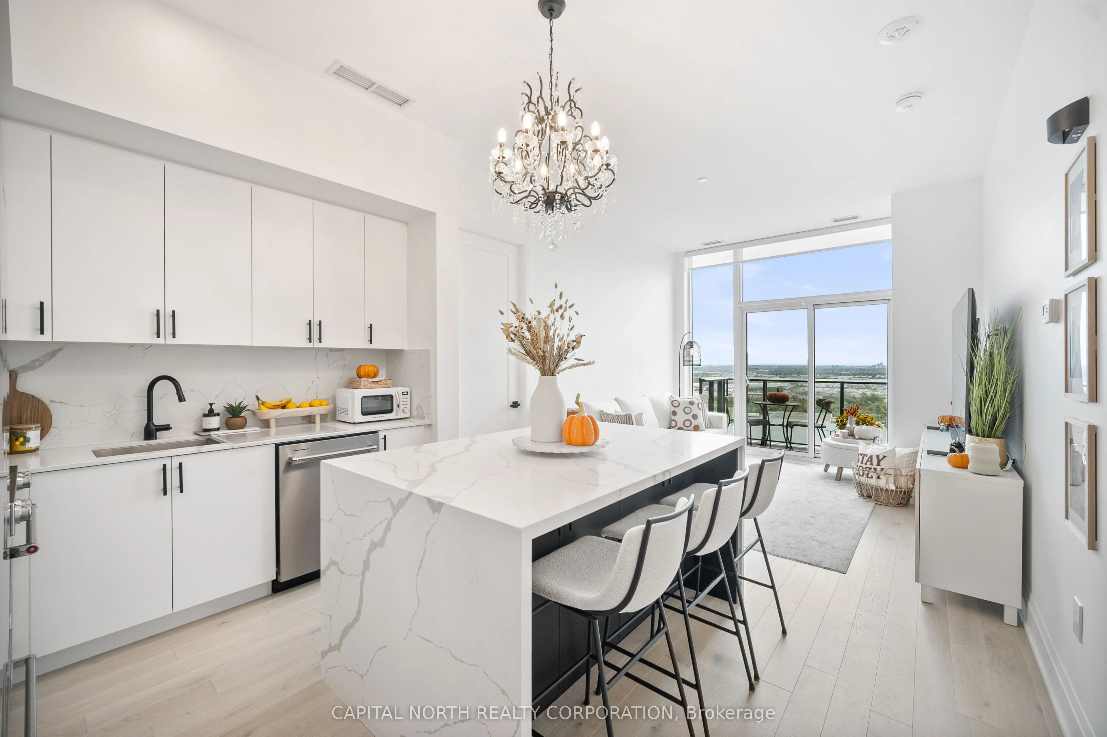 9000 Jane Street, #PH201