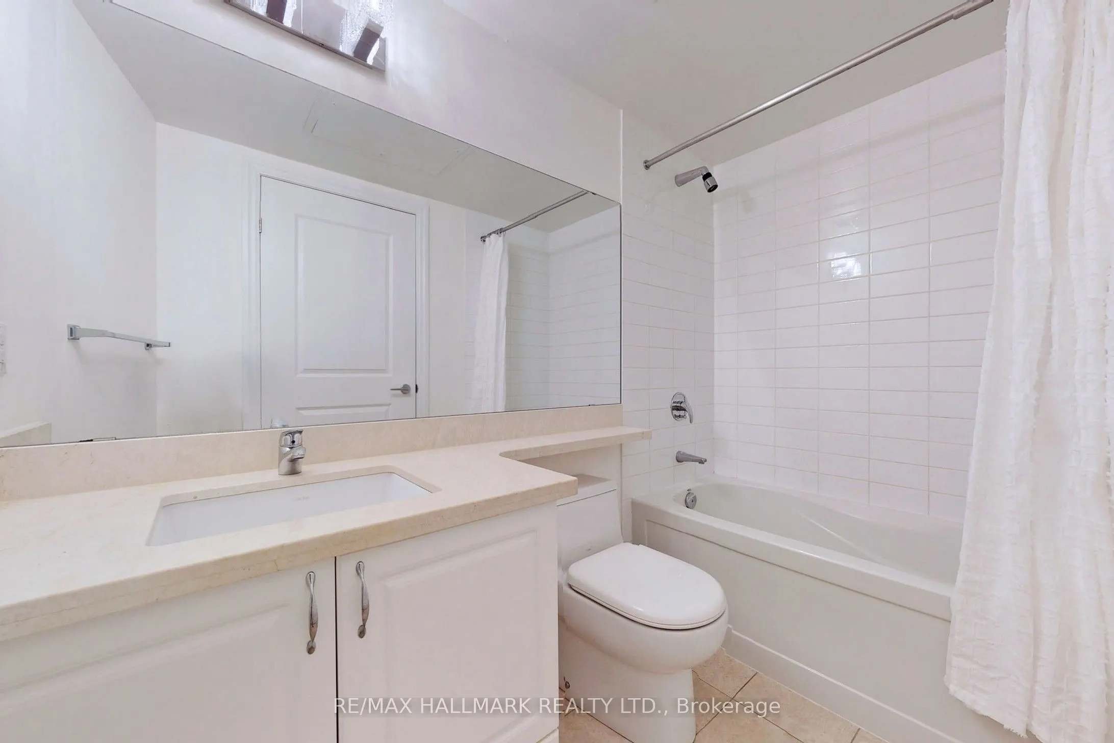 111 Upper Duke Crescent, #610