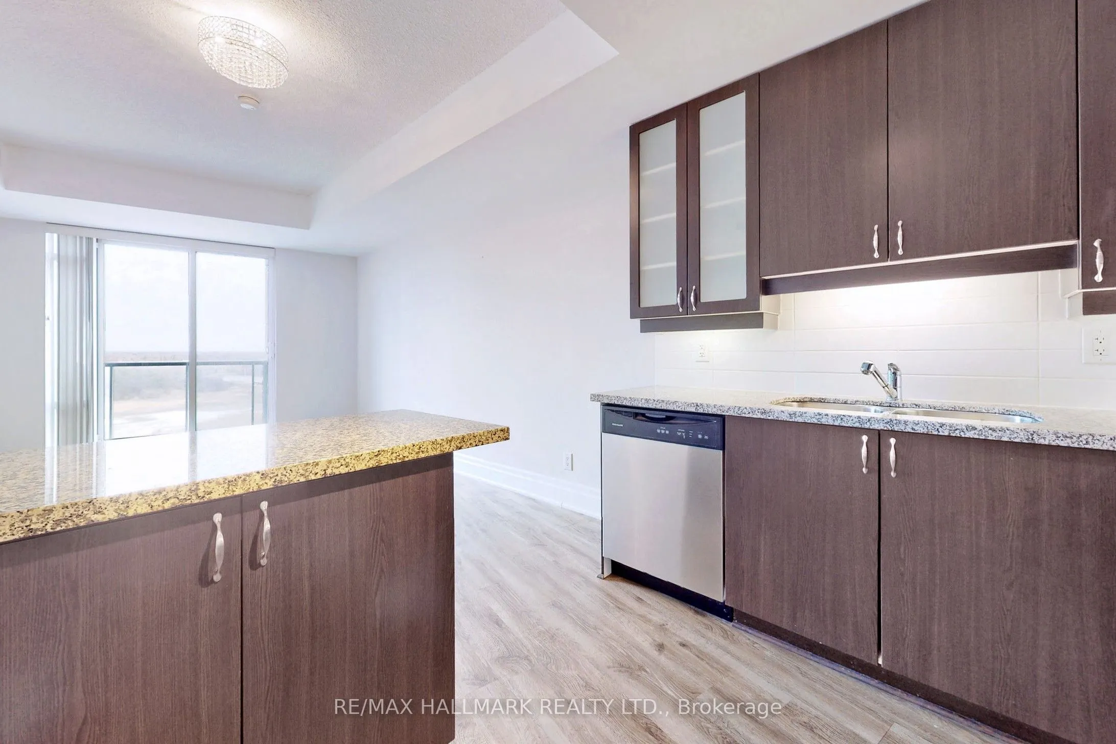 111 Upper Duke Crescent, #610