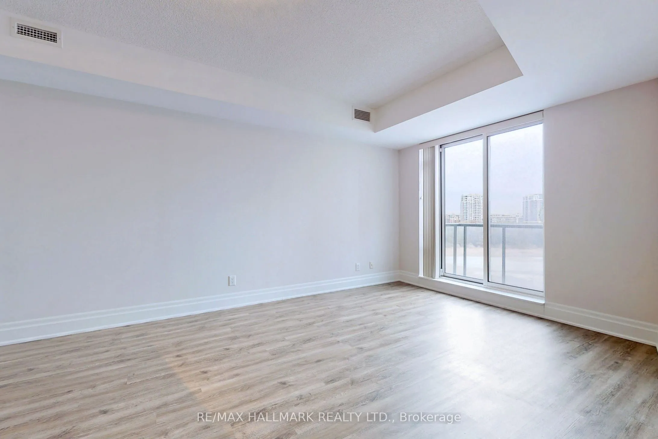 111 Upper Duke Crescent, #610