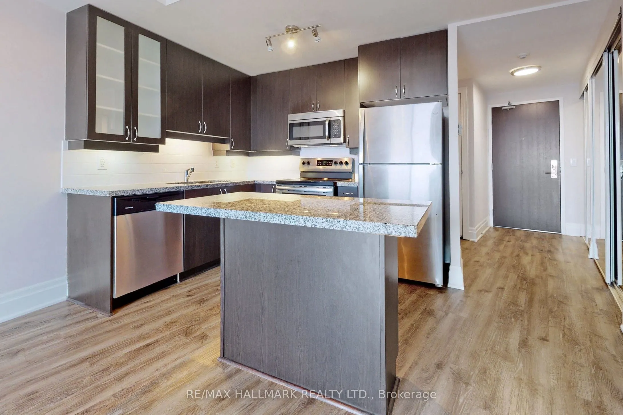 111 Upper Duke Crescent, #610