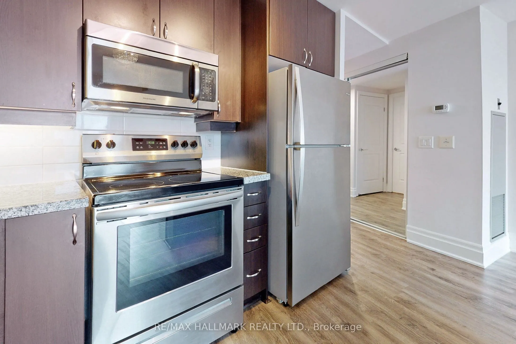 111 Upper Duke Crescent, #610