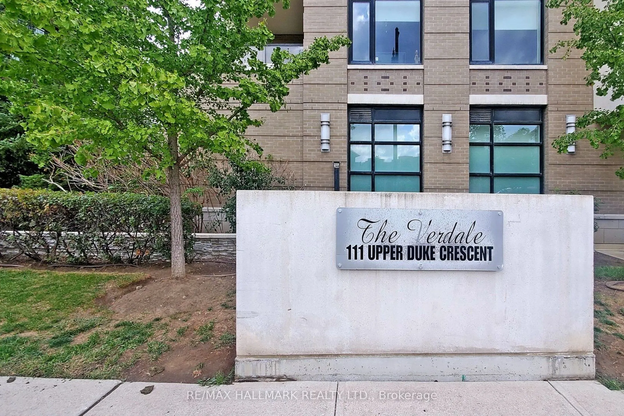111 Upper Duke Crescent, #610