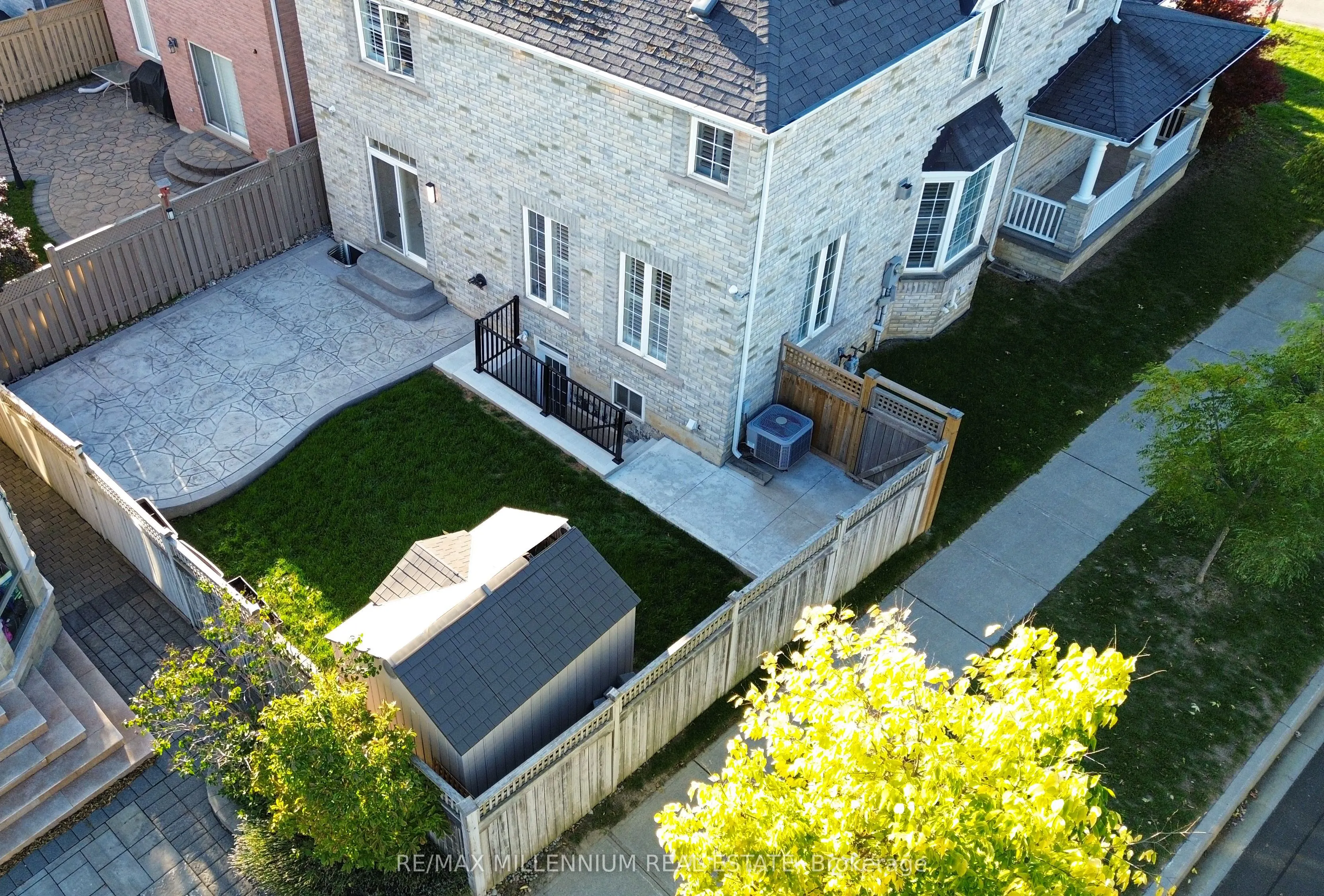 1 Bracknell Avenue