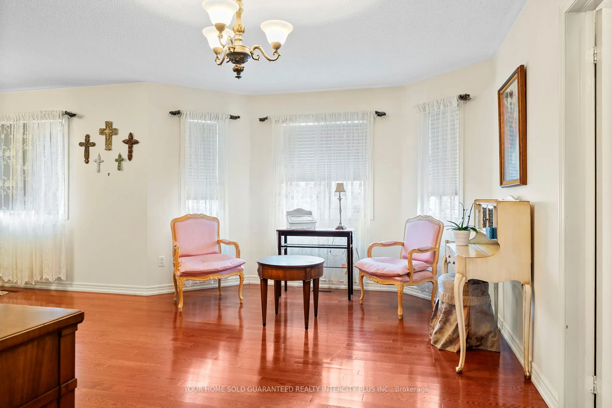19 Mandolin Court