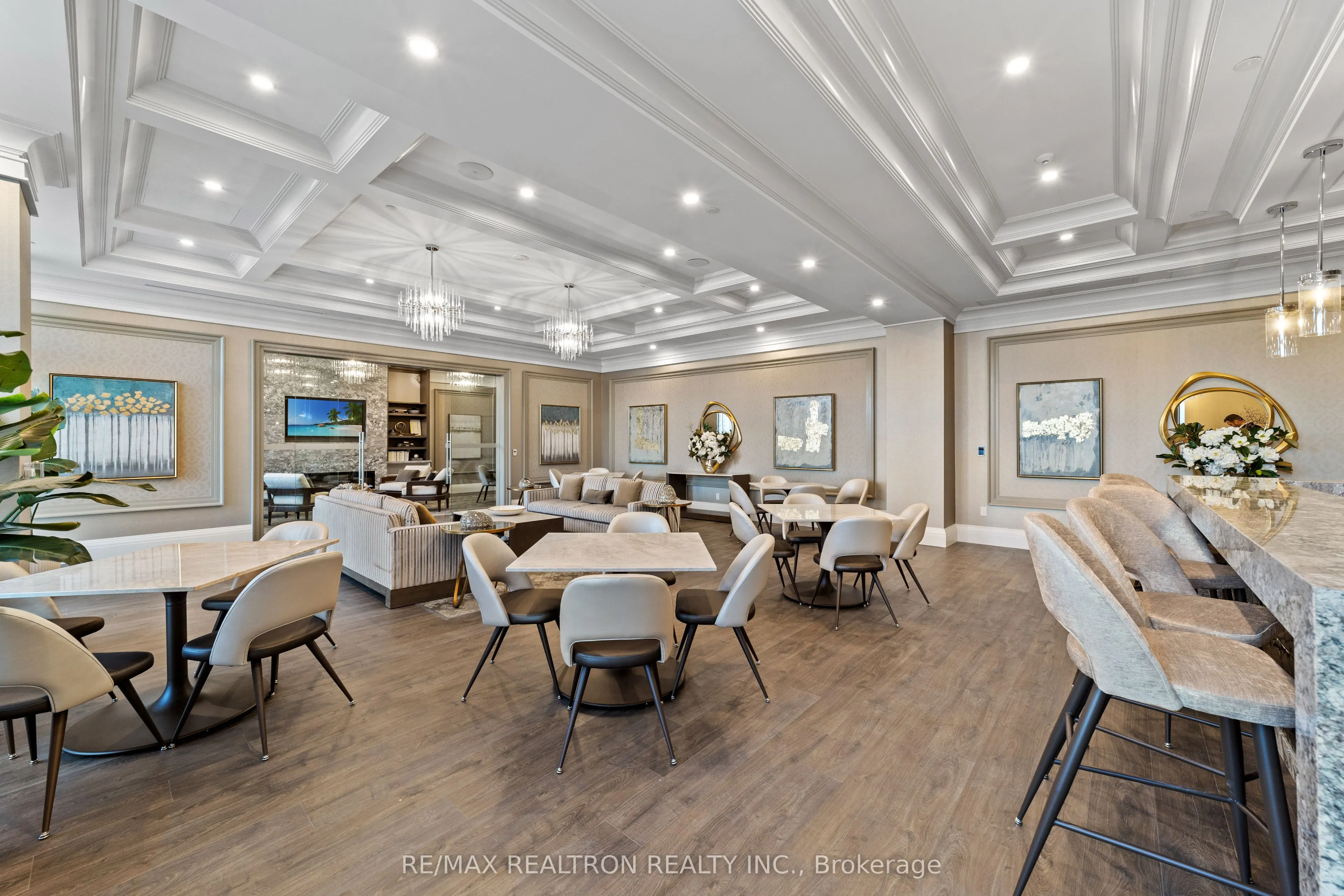 20 Gatineau Drive, #604