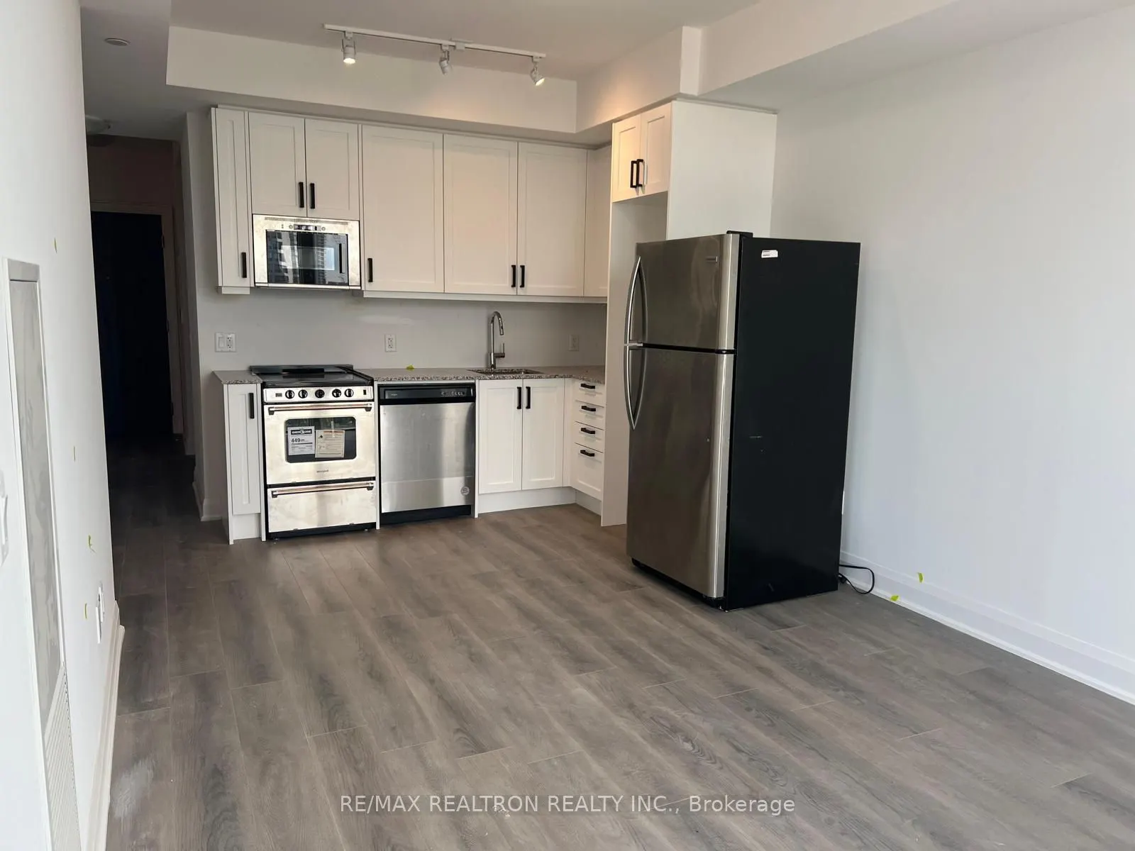 20 Gatineau Drive, #604