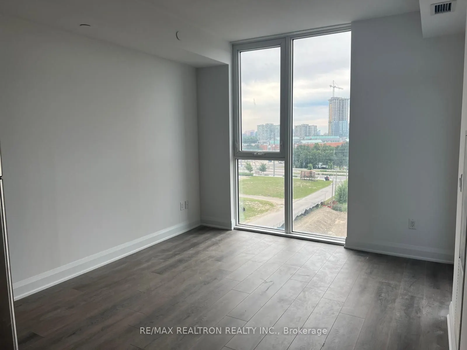 20 Gatineau Drive, #604