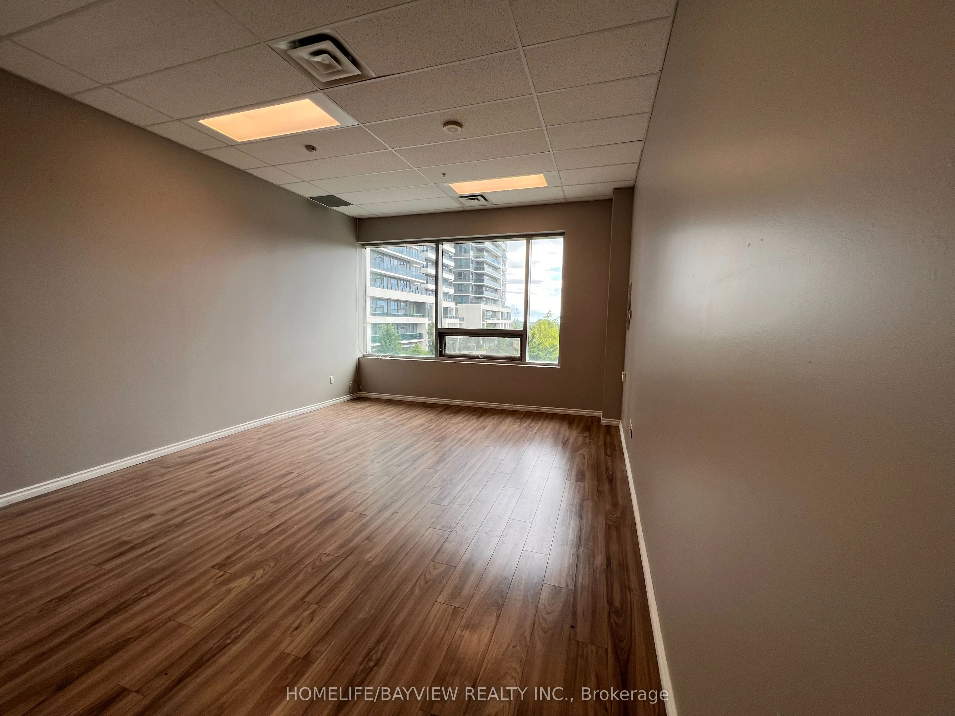 7163 Yonge Street, #207