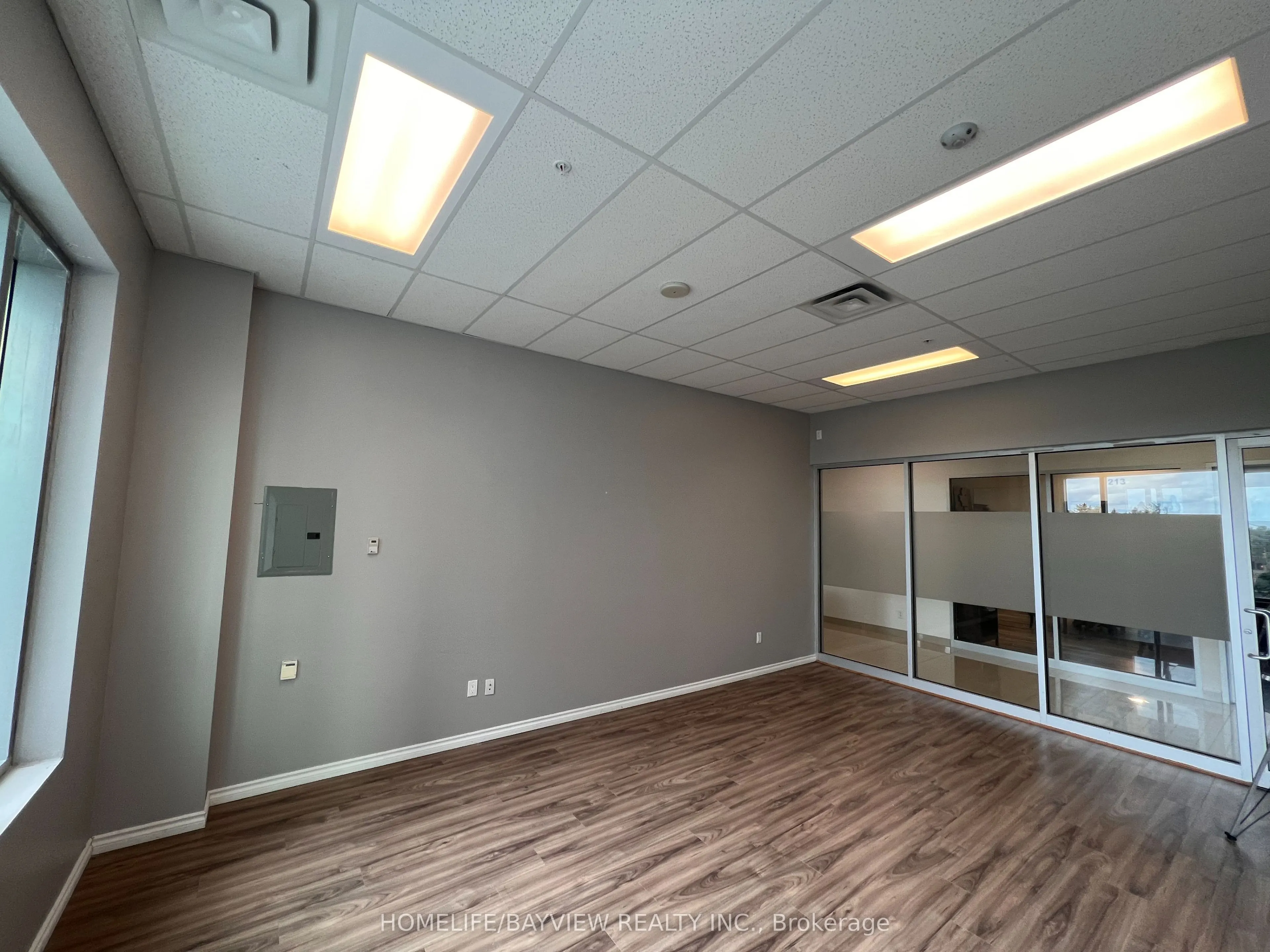 7163 Yonge Street, #207