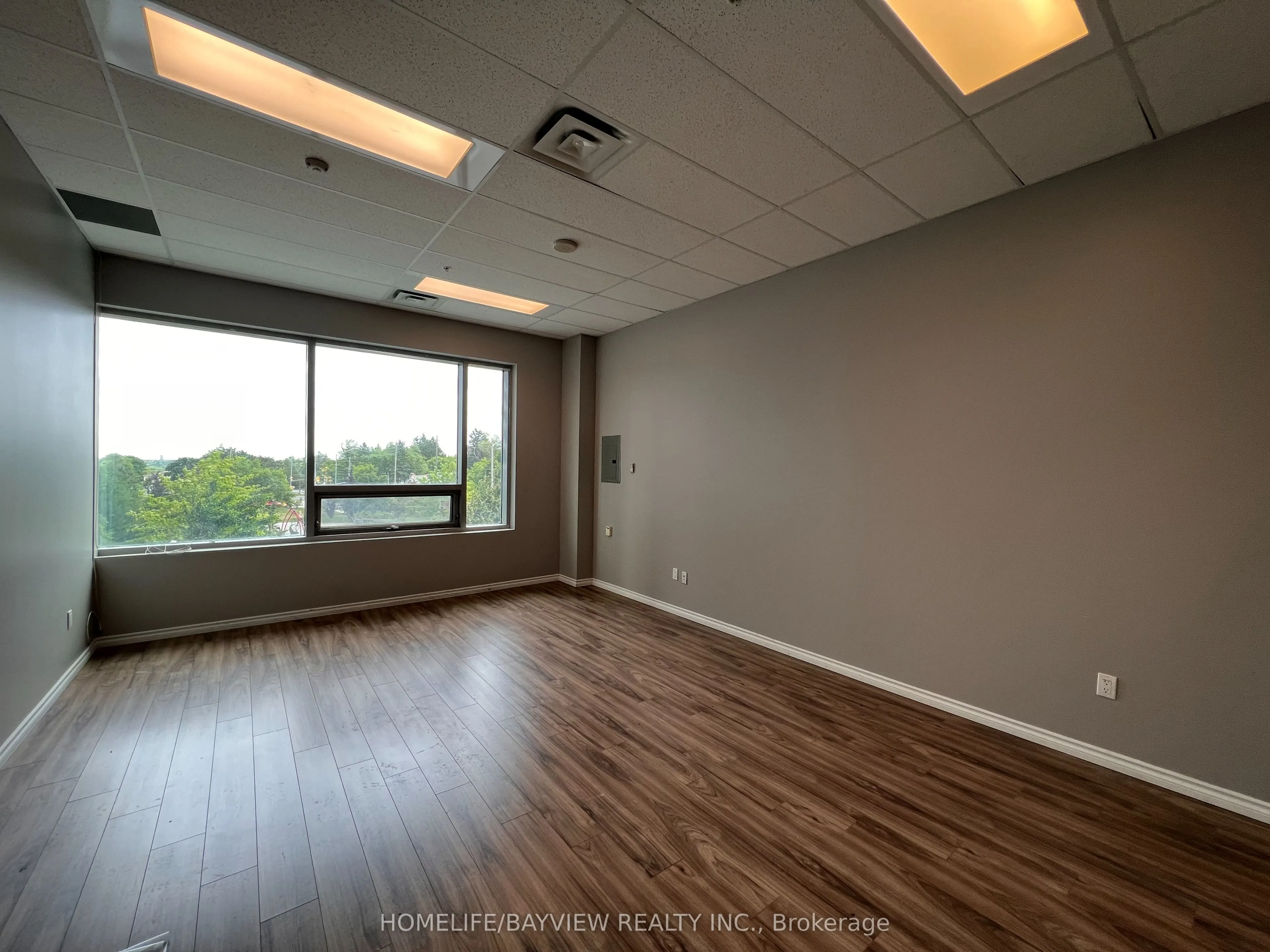 7163 Yonge Street, #207