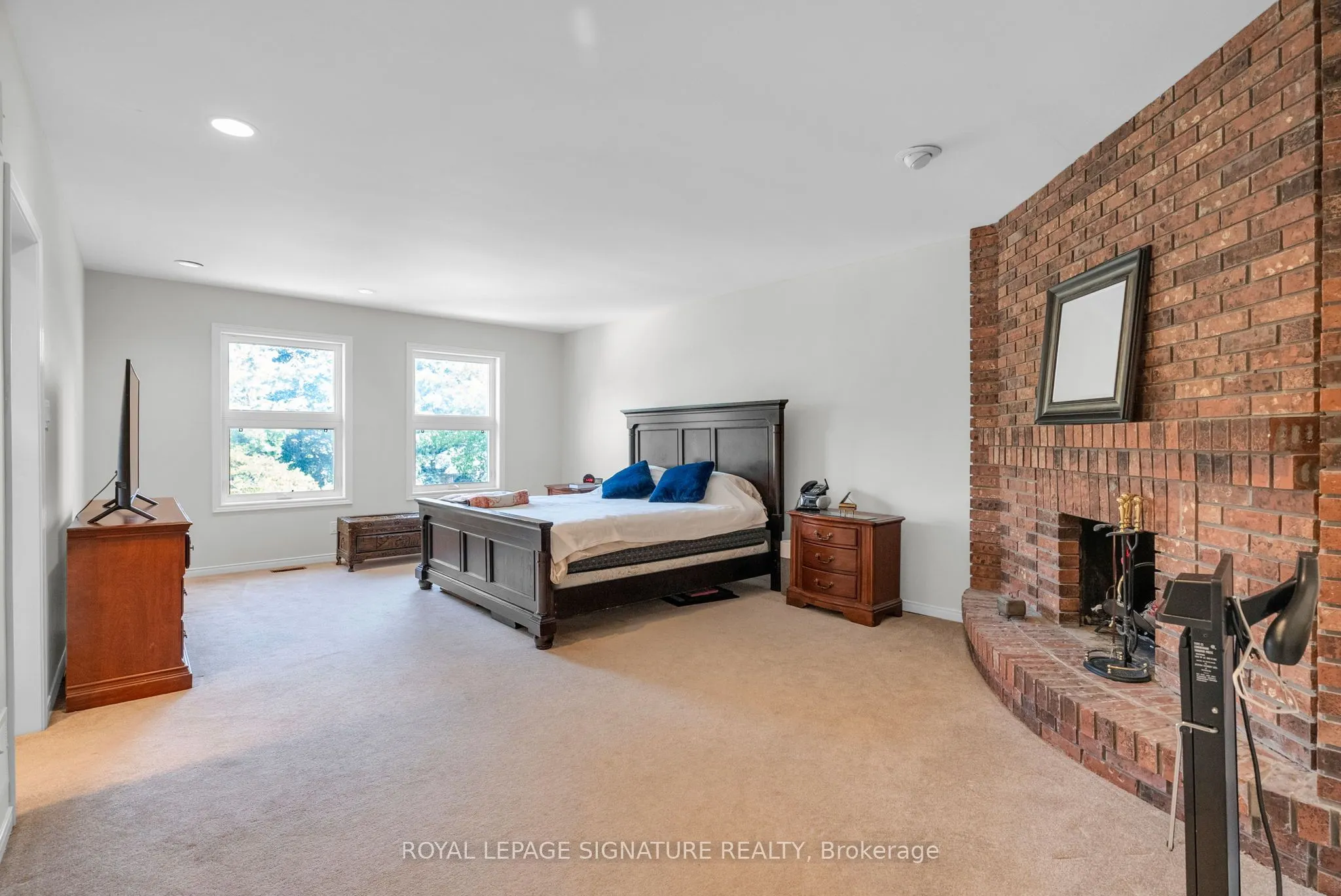 34 Barclay Court