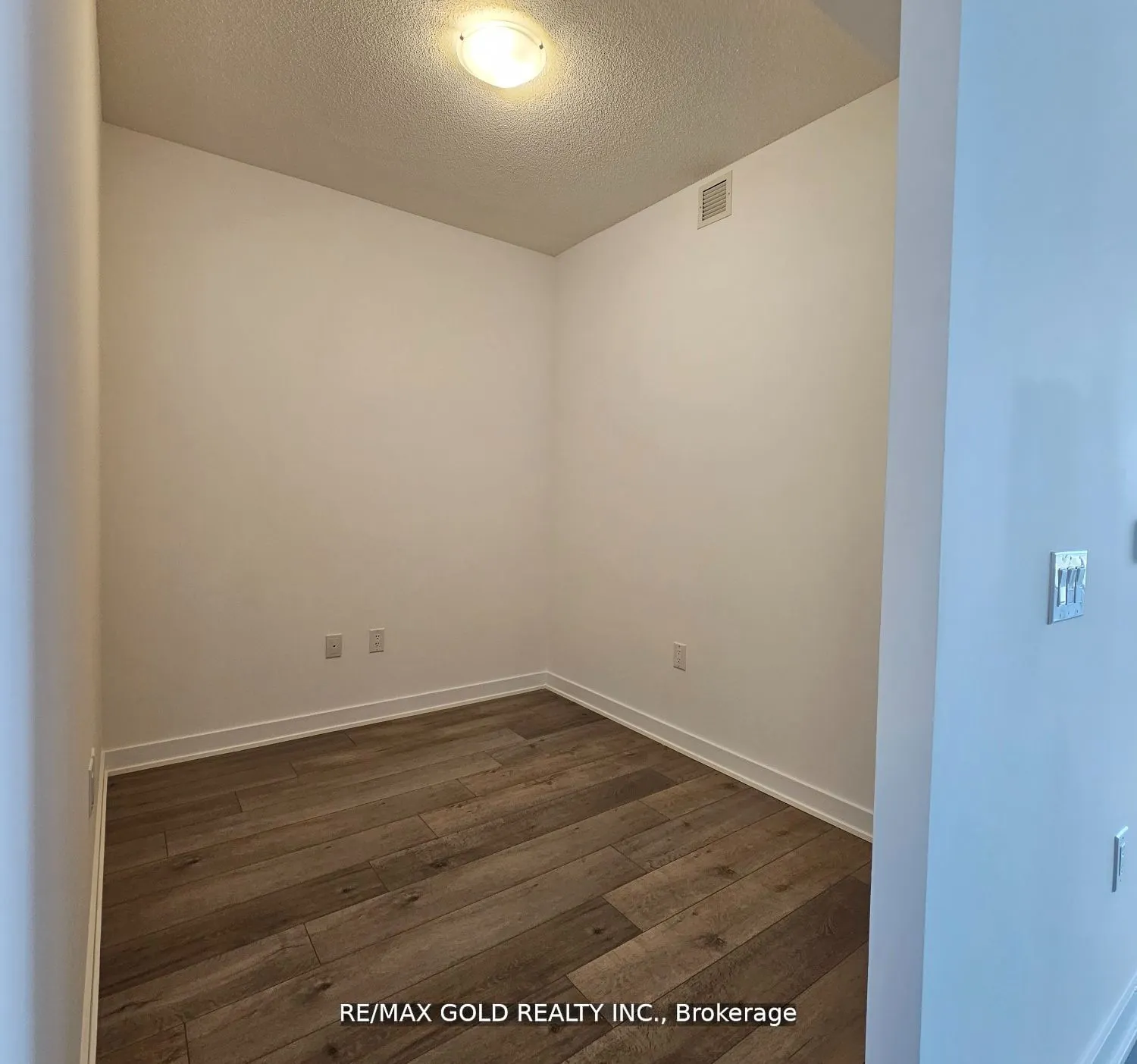 60 Honeycrisp Crescent, #1116