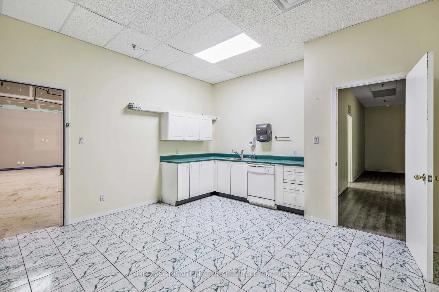 168 Konrad Crescent, #200A