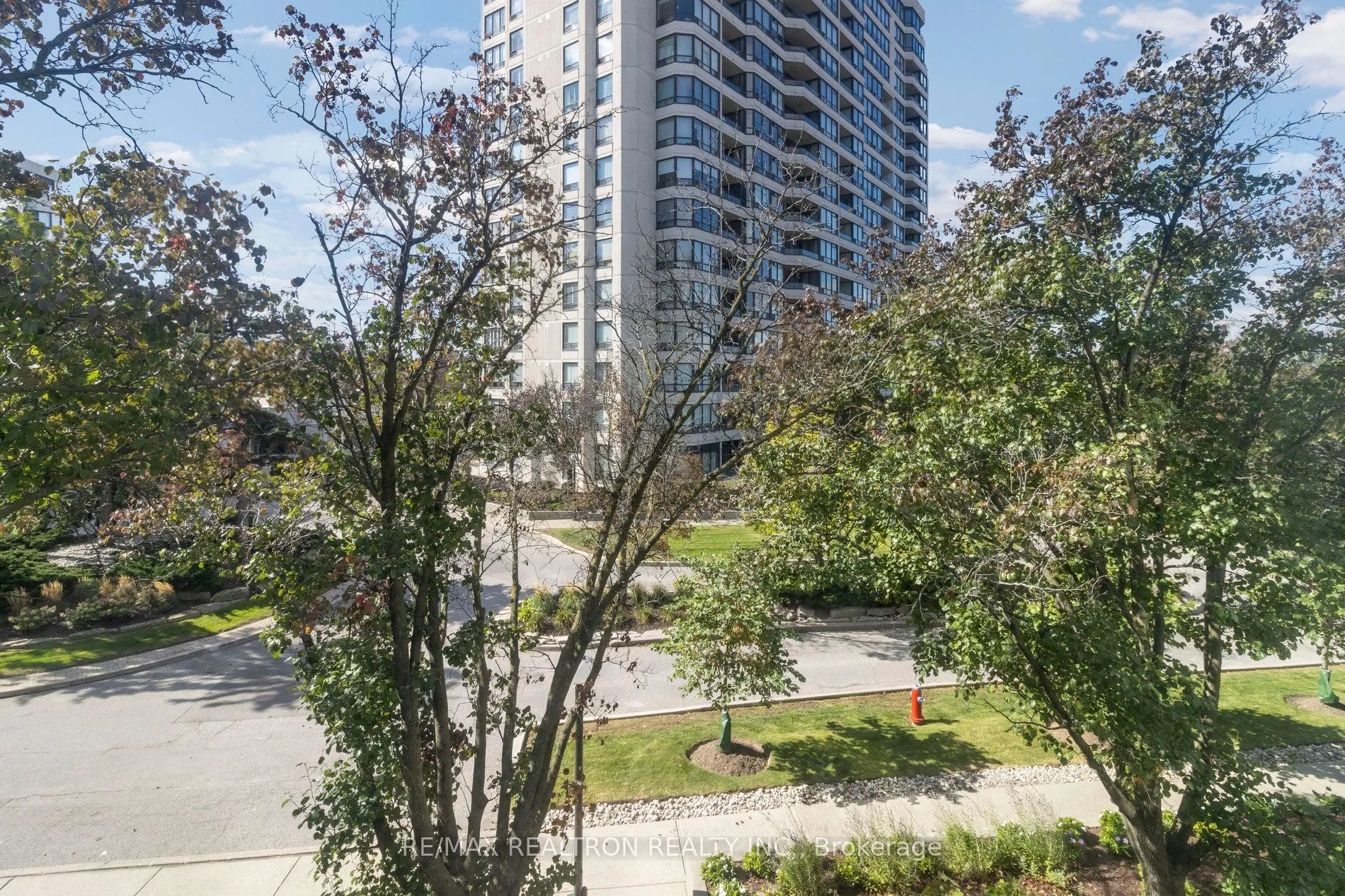 333 Clark Avenue W, #307