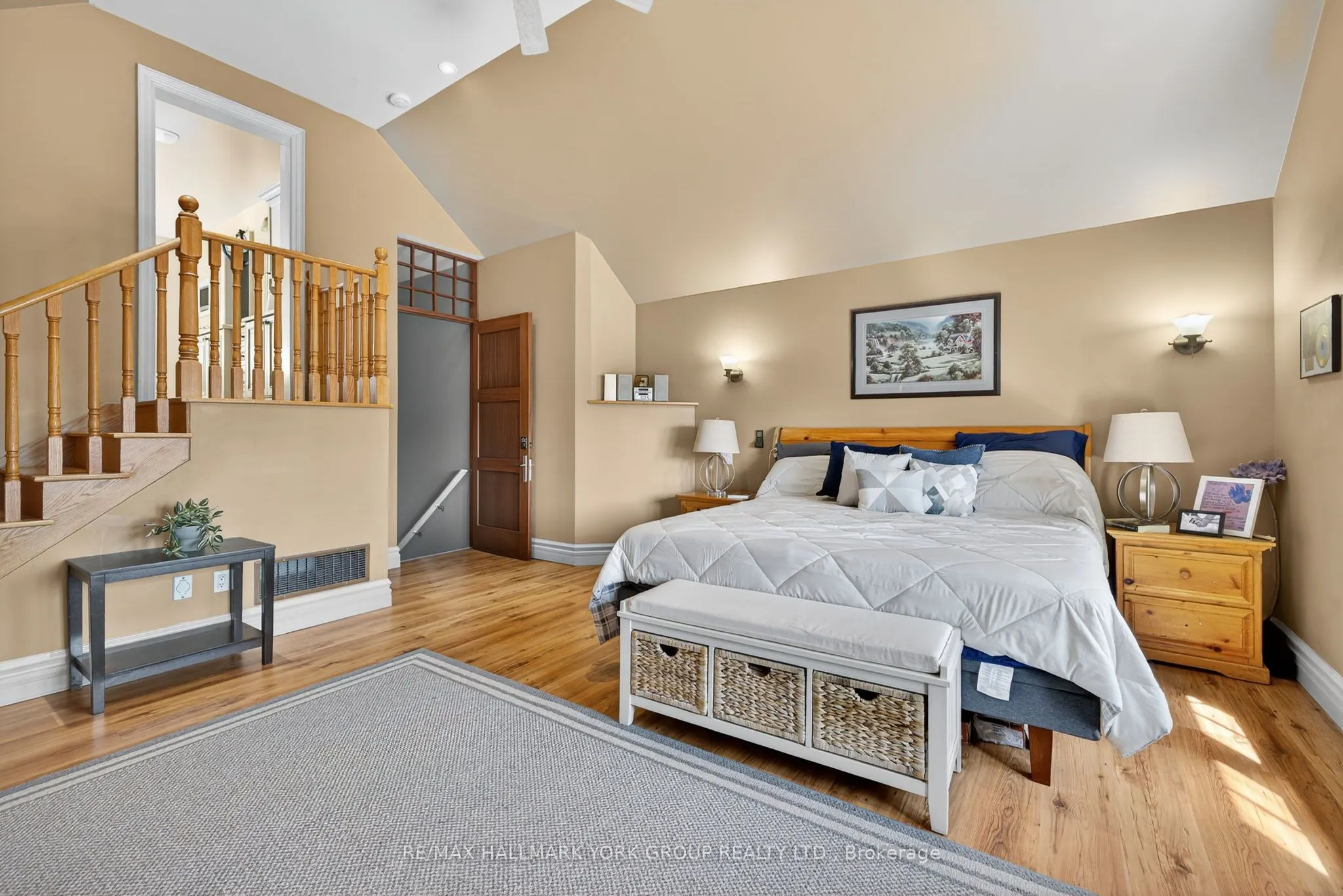 2 Hadley Court
