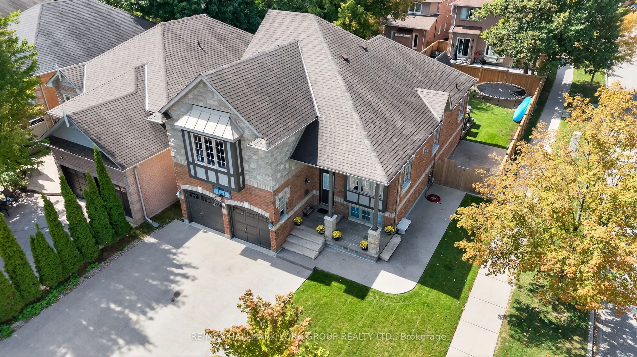 2 Hadley Court