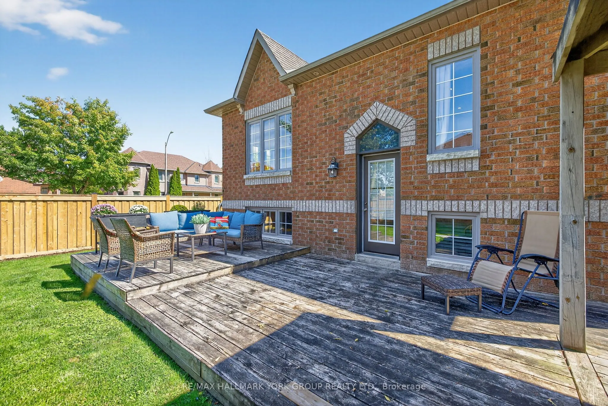 2 Hadley Court