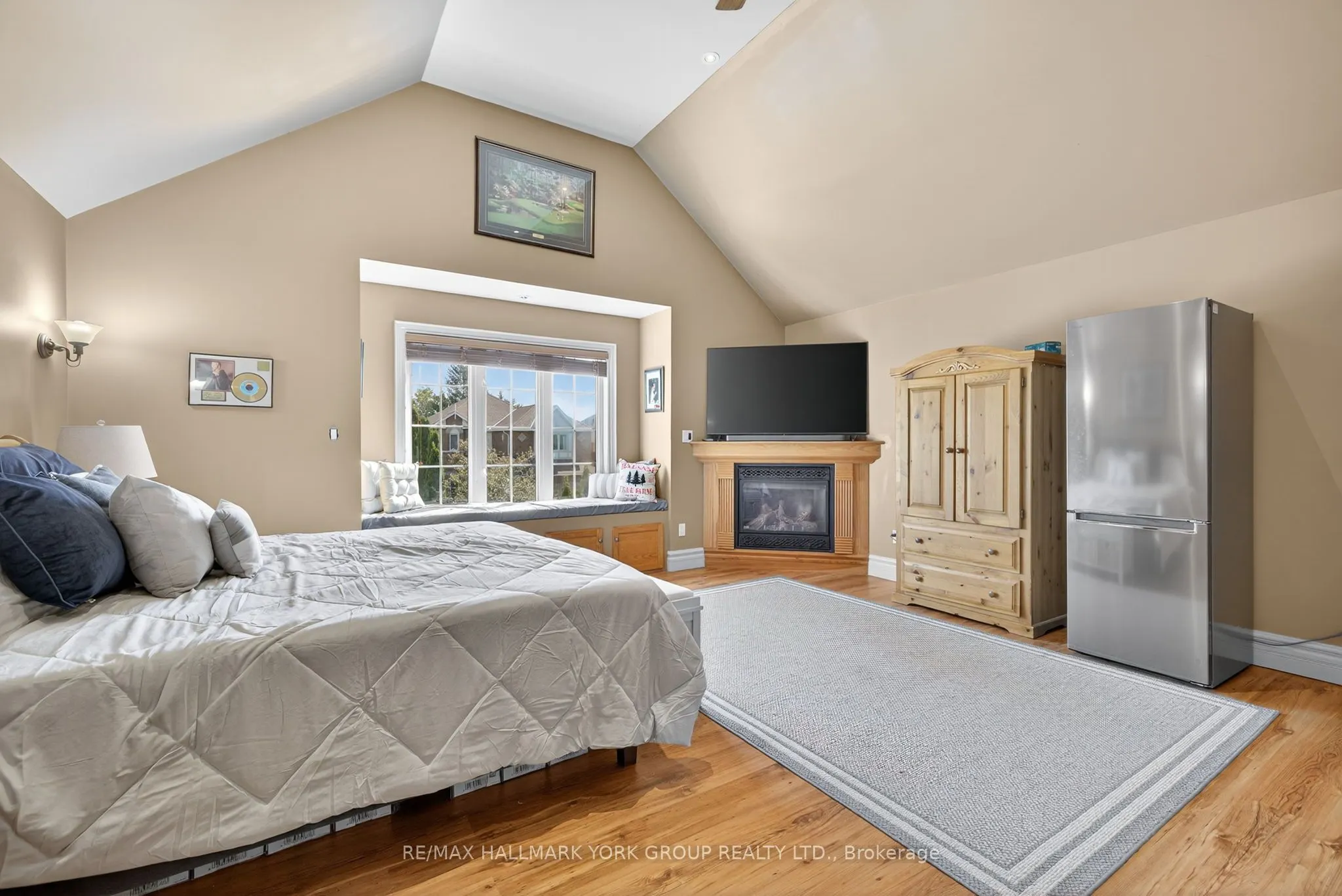 2 Hadley Court