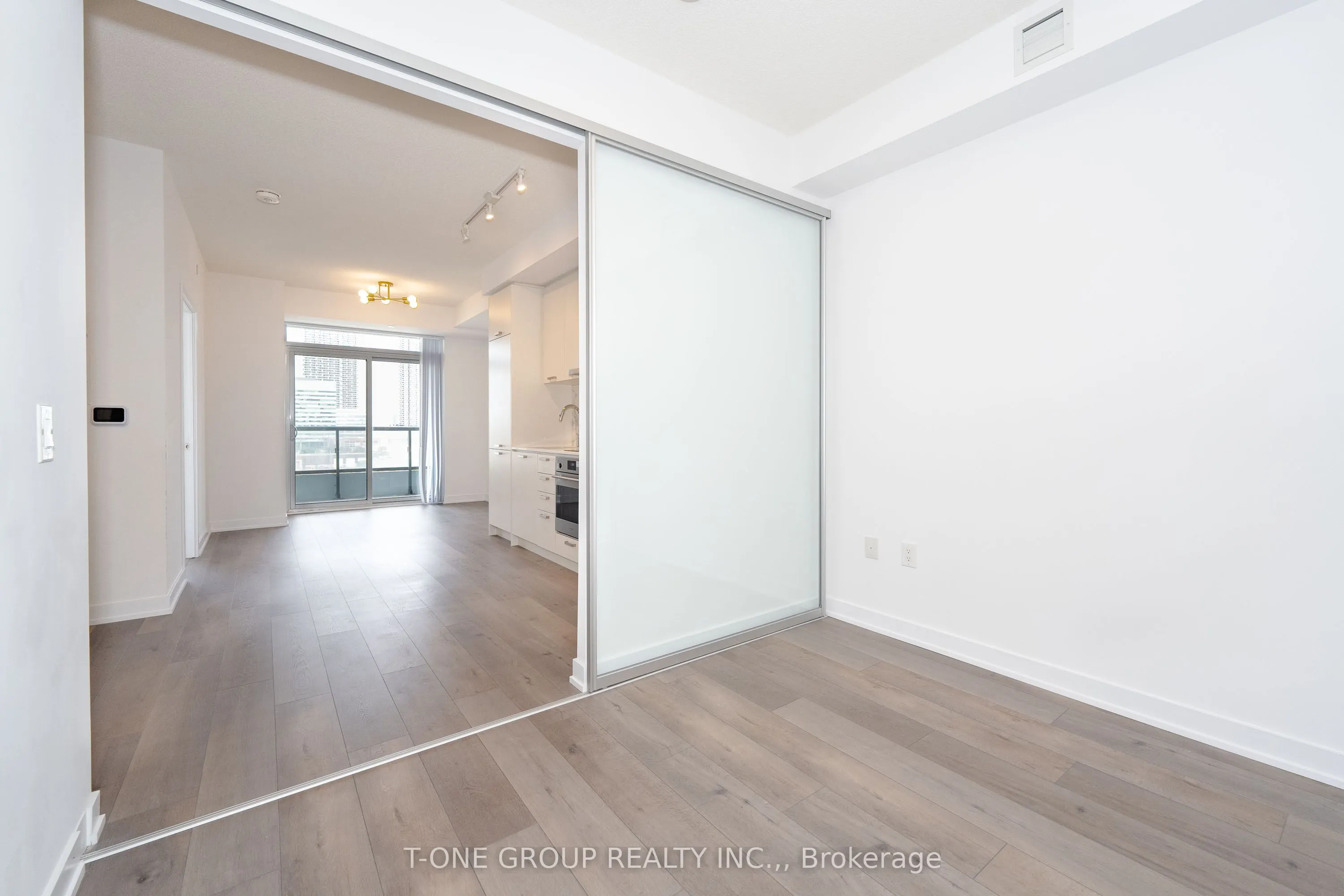 38 Honeycrisp Crescent, #921